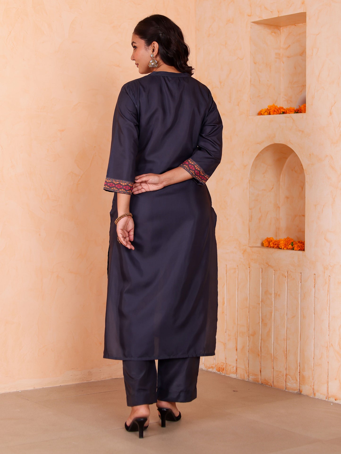 Chanderi Geometric Straight Black Kurta
