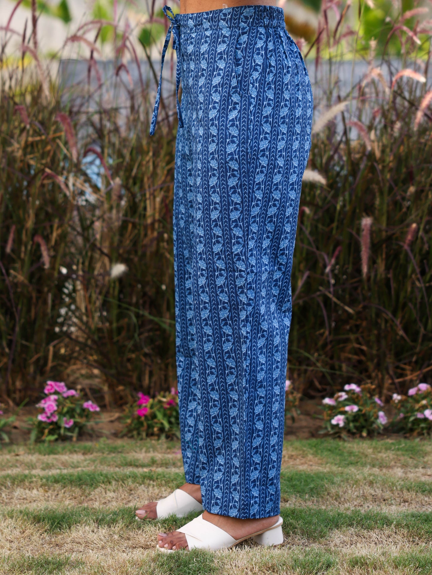 Embroidered Soft cotton Floral Straight Blue Kurta