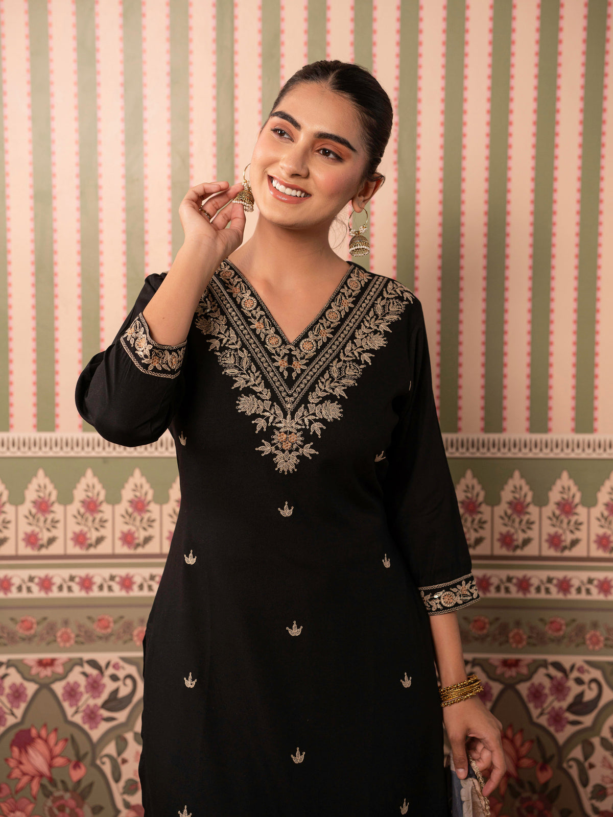 Embroidered Viscose Solid Straight Black Kurta