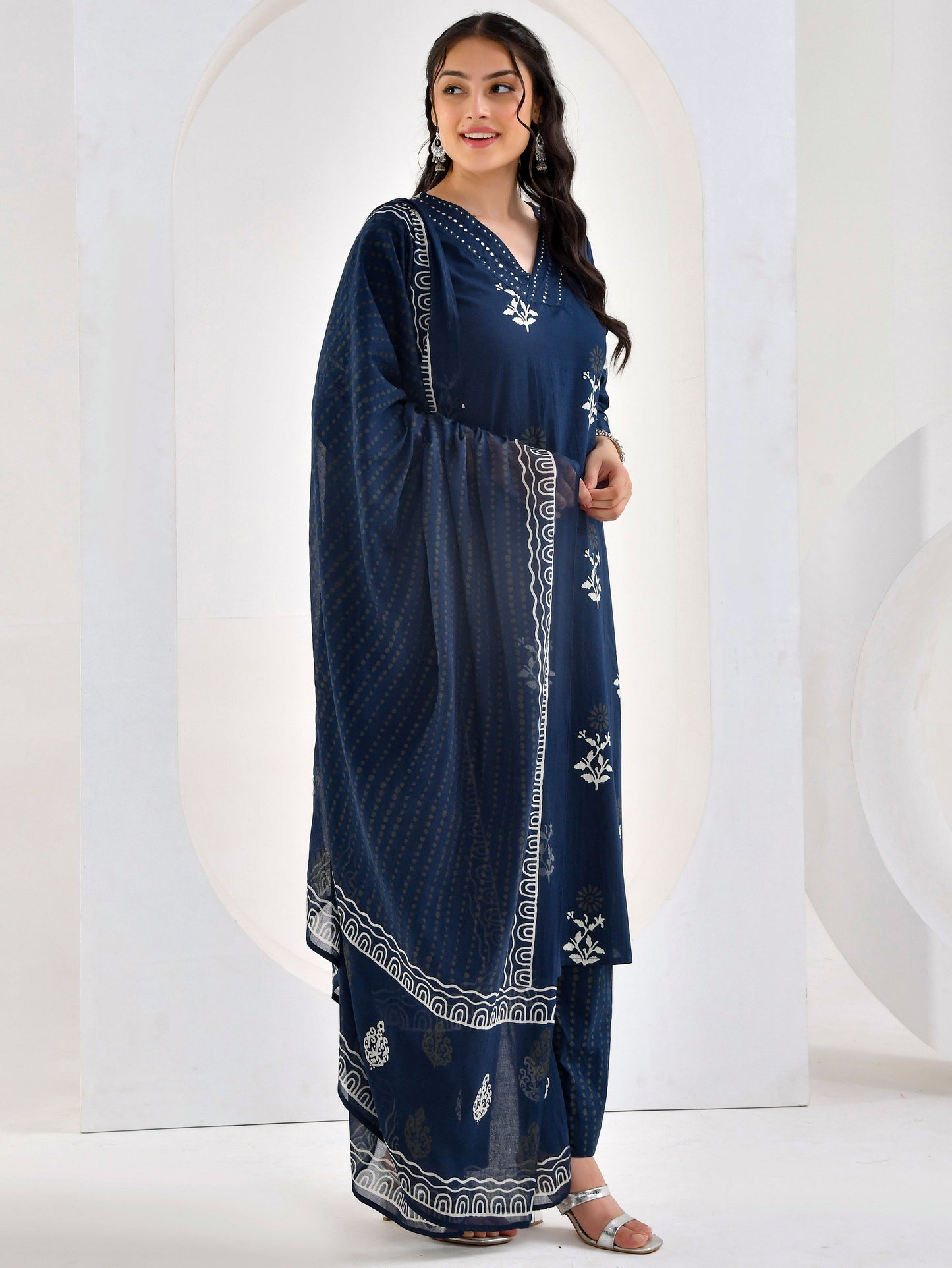 Embroidered Soft cotton Floral Straight Blue Kurta