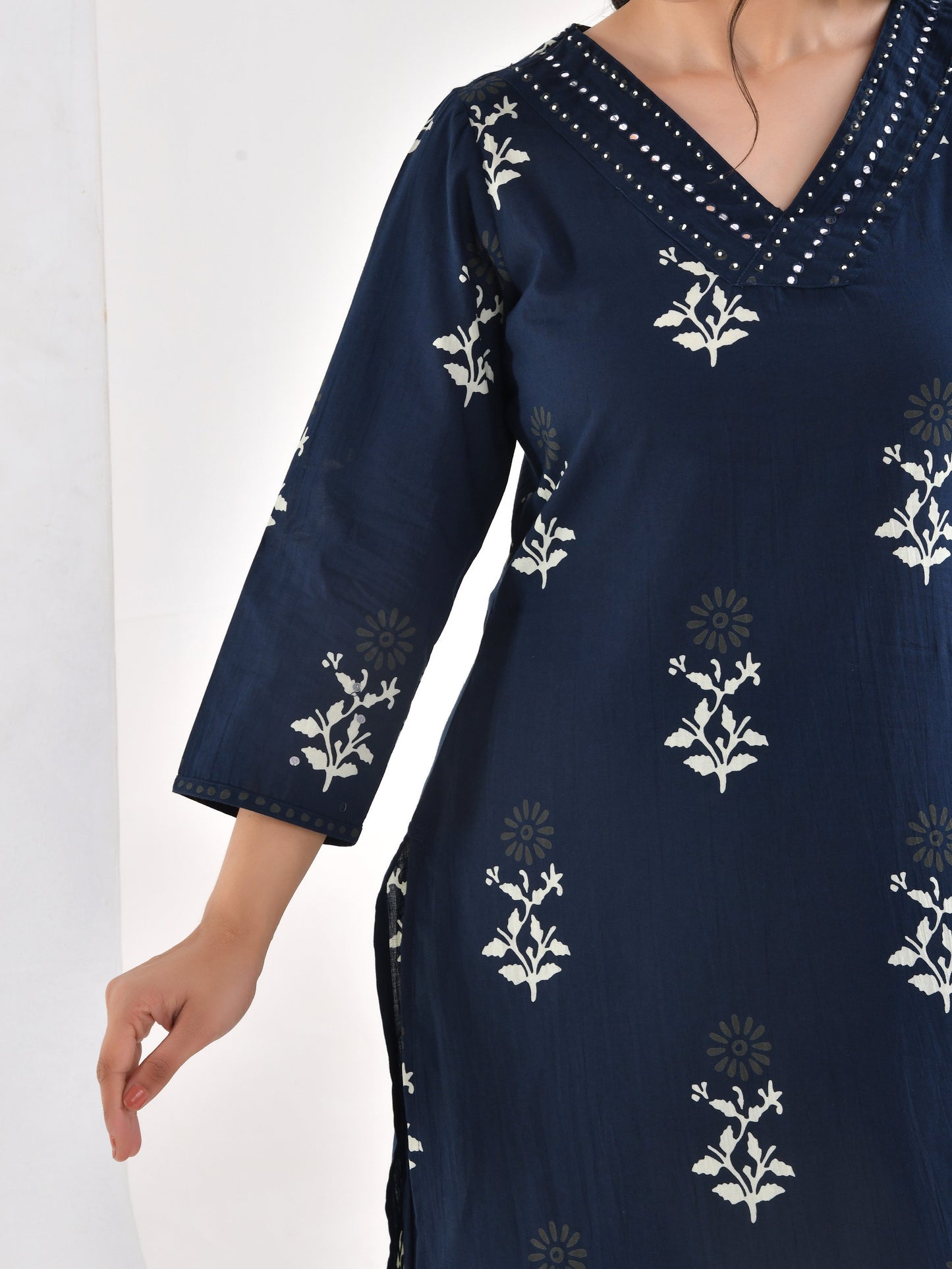 Embroidered Soft cotton Floral Straight Blue Kurta