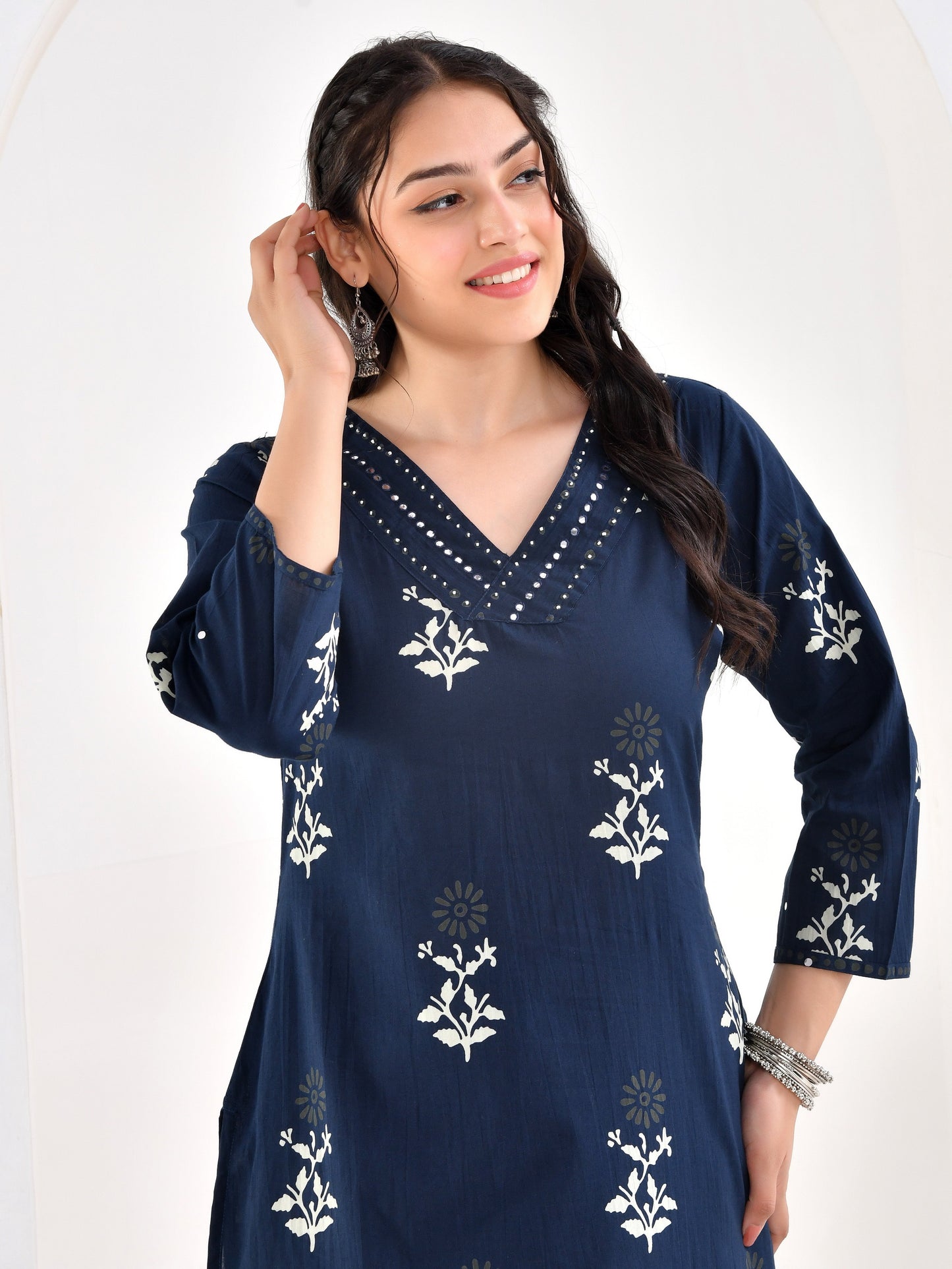 Embroidered Soft cotton Floral Straight Blue Kurta