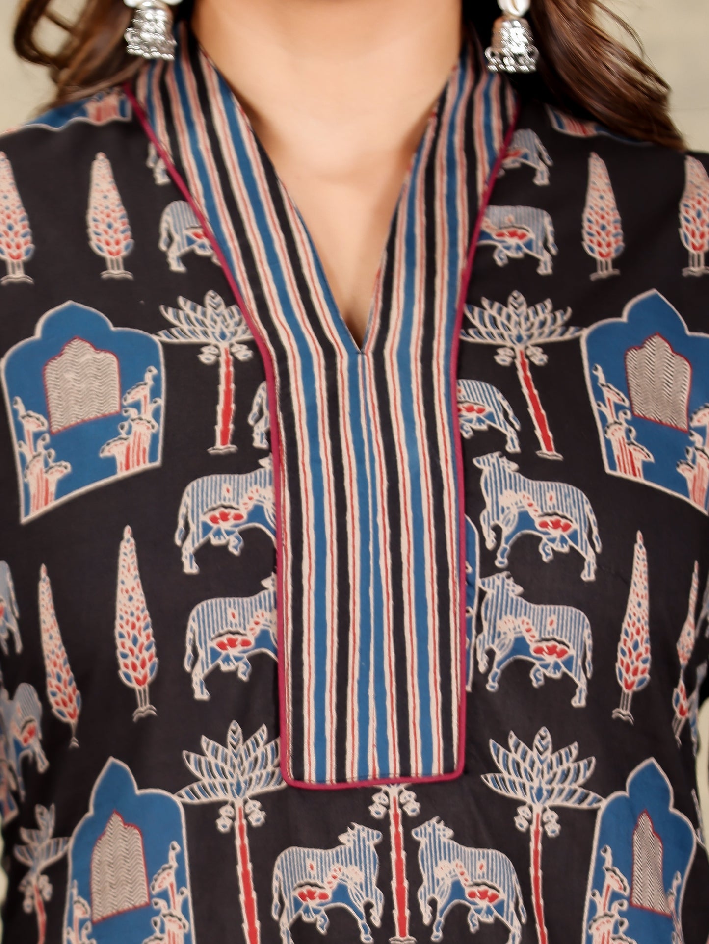 Soft Cotton Abstract A-line Black Kurta