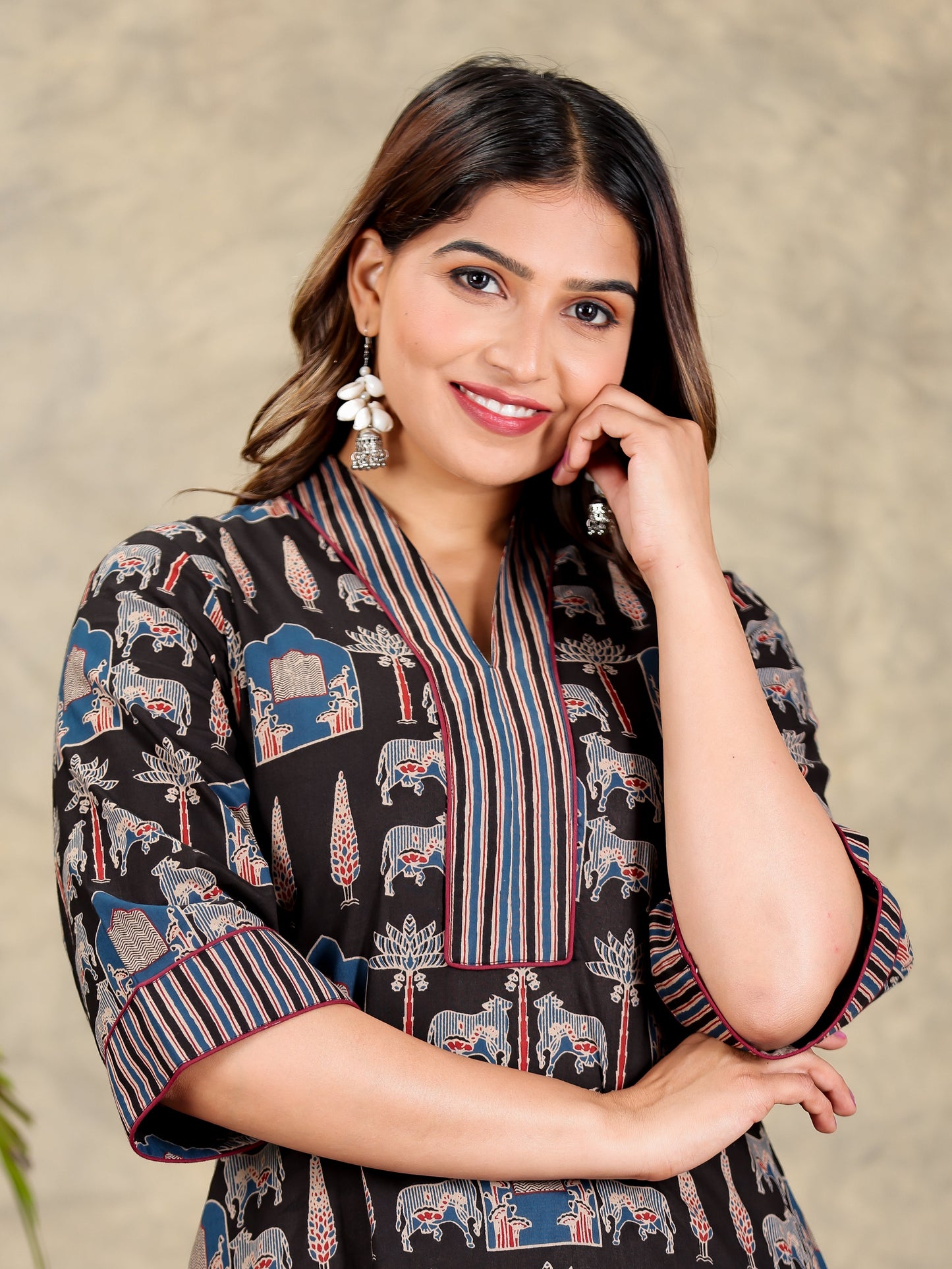Soft Cotton Abstract A-line Black Kurta