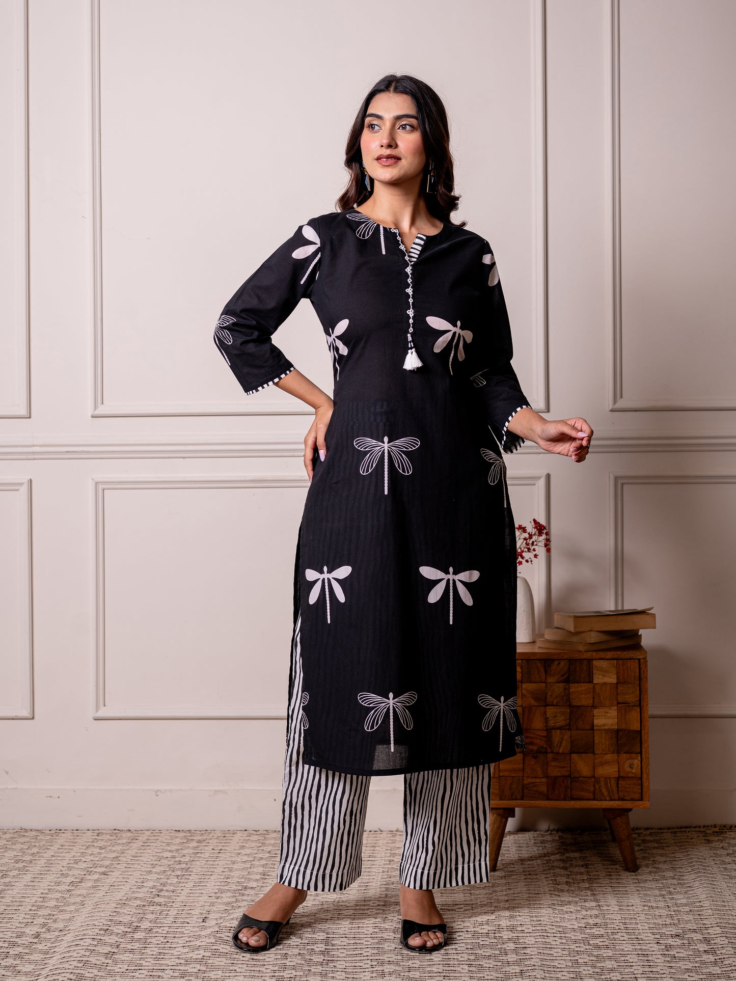 Embroidered Soft cotton Floral Straight Black Kurta