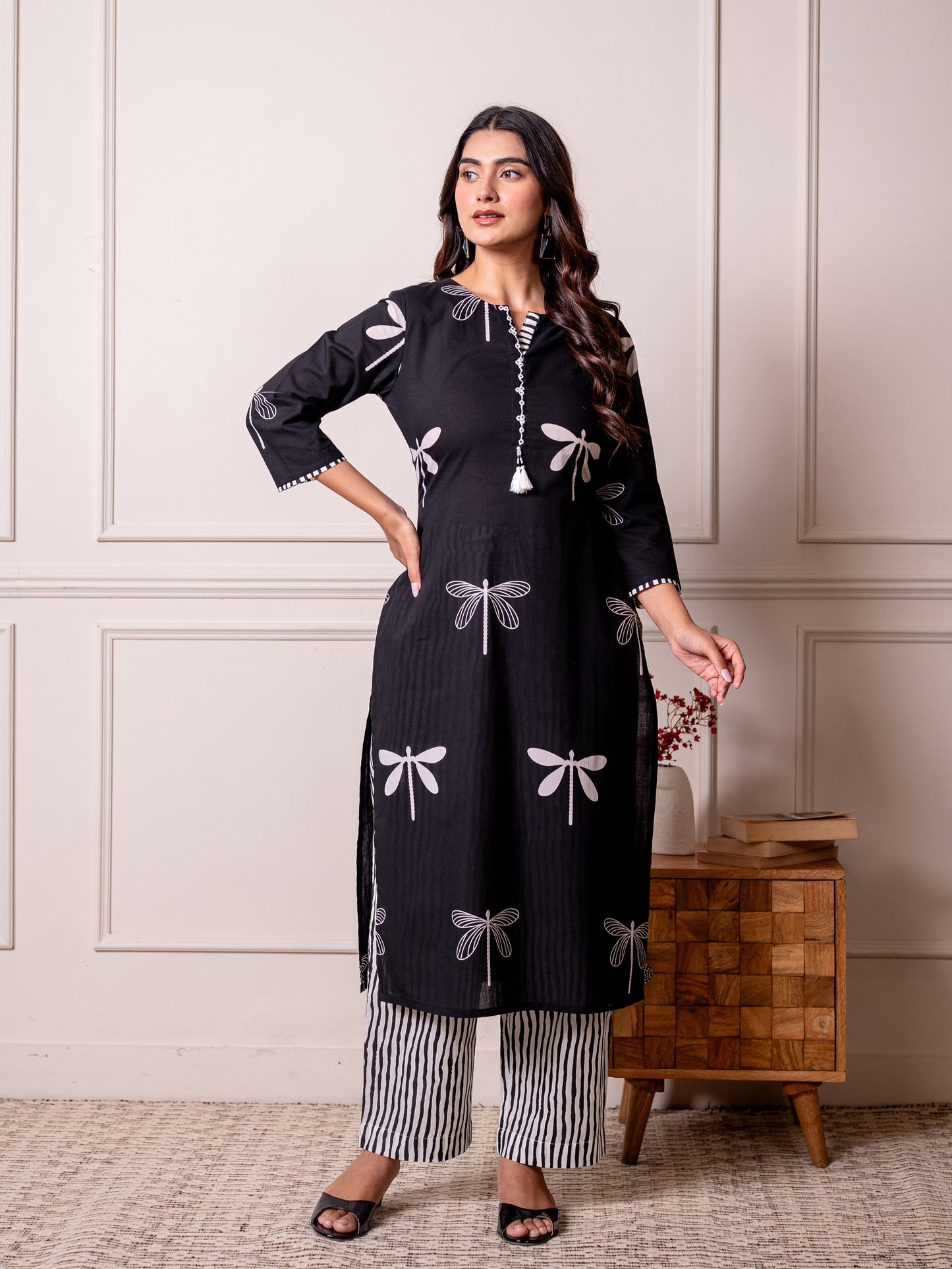 Embroidered Soft cotton Floral Straight Black Kurta