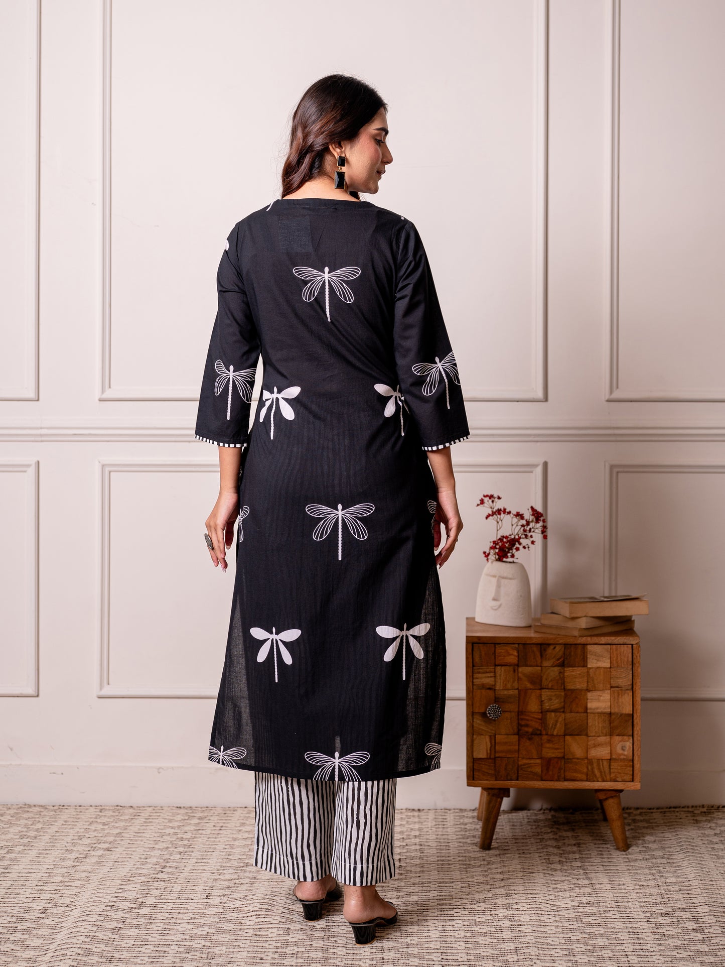 Embroidered Soft cotton Floral Straight Black Kurta
