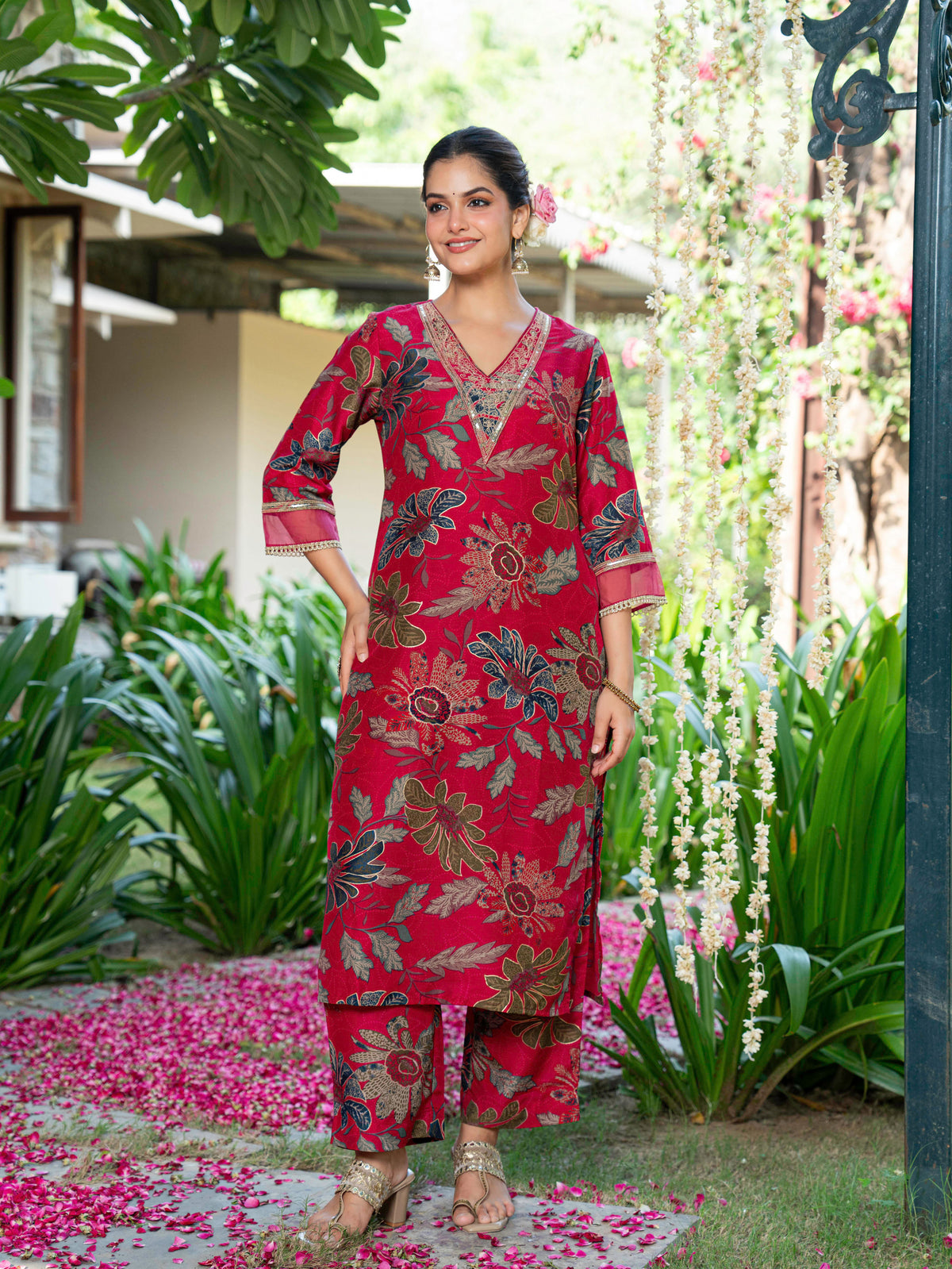 Embroidered Blended Silk Floral Straight Red Kurta