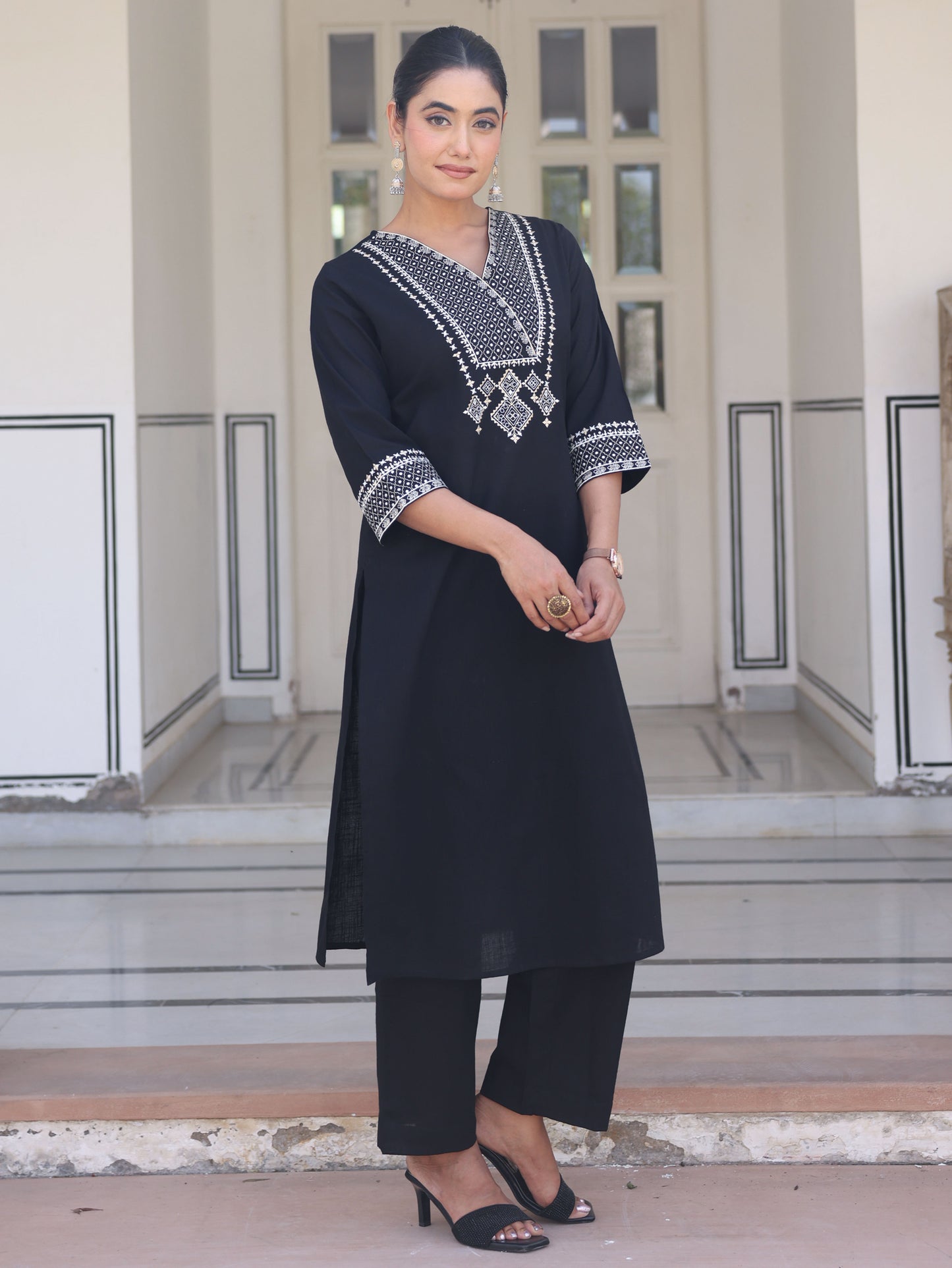 Embroidered Slub cotton Solid Straight Black Kurta