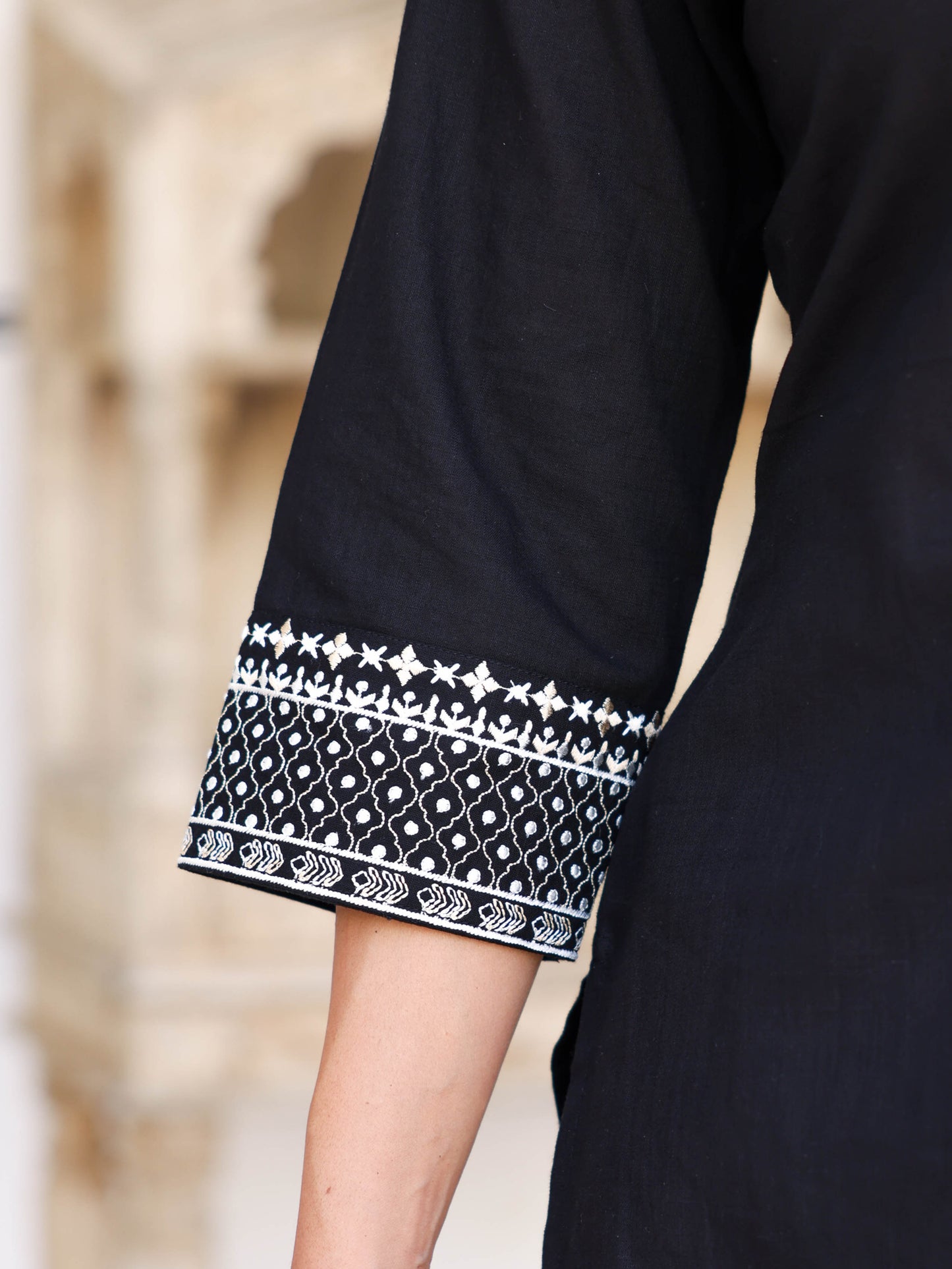 Embroidered Slub cotton Solid Straight Black Kurta
