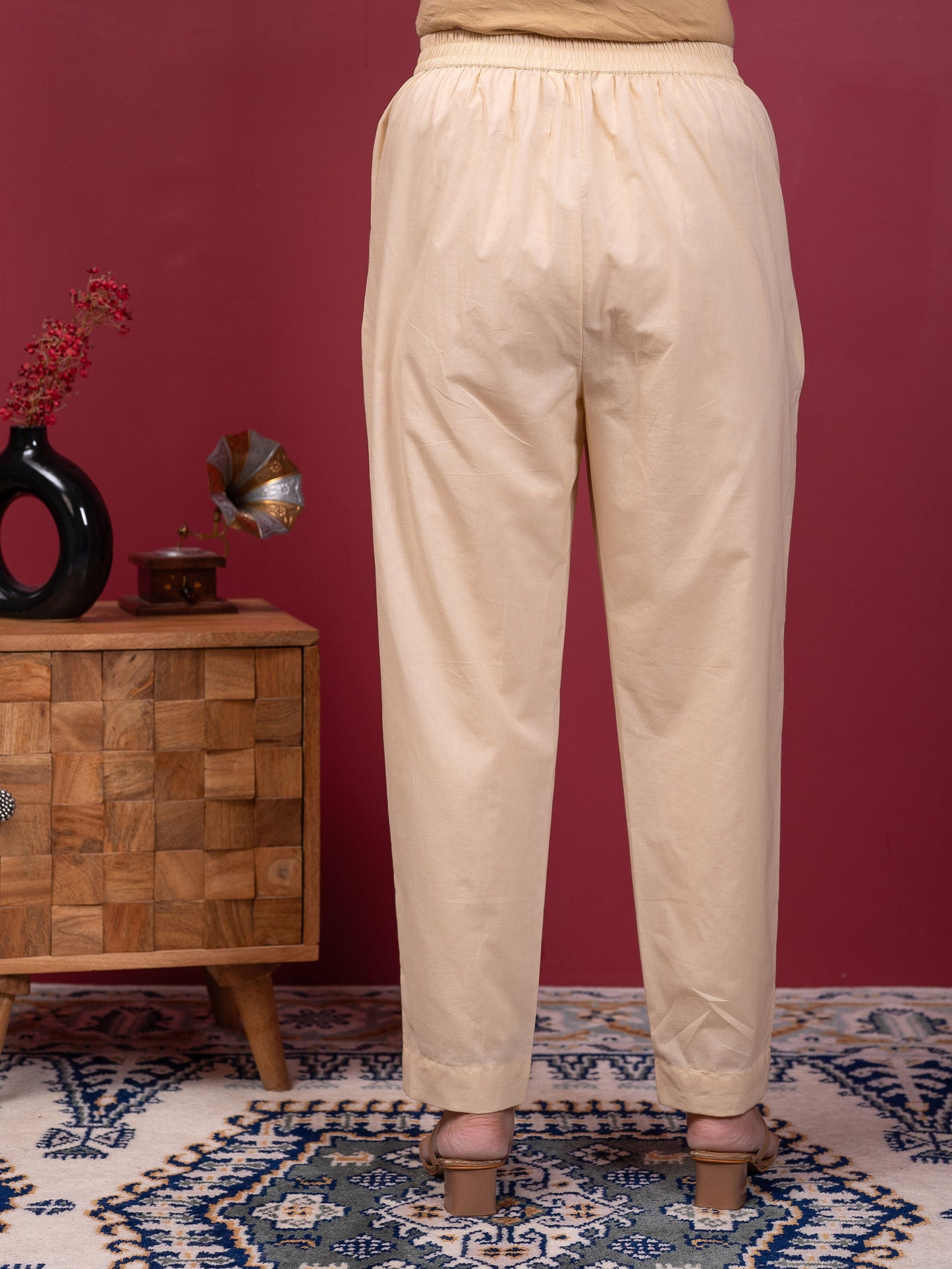 Soft cotton Solid Cream Tapered Trousers