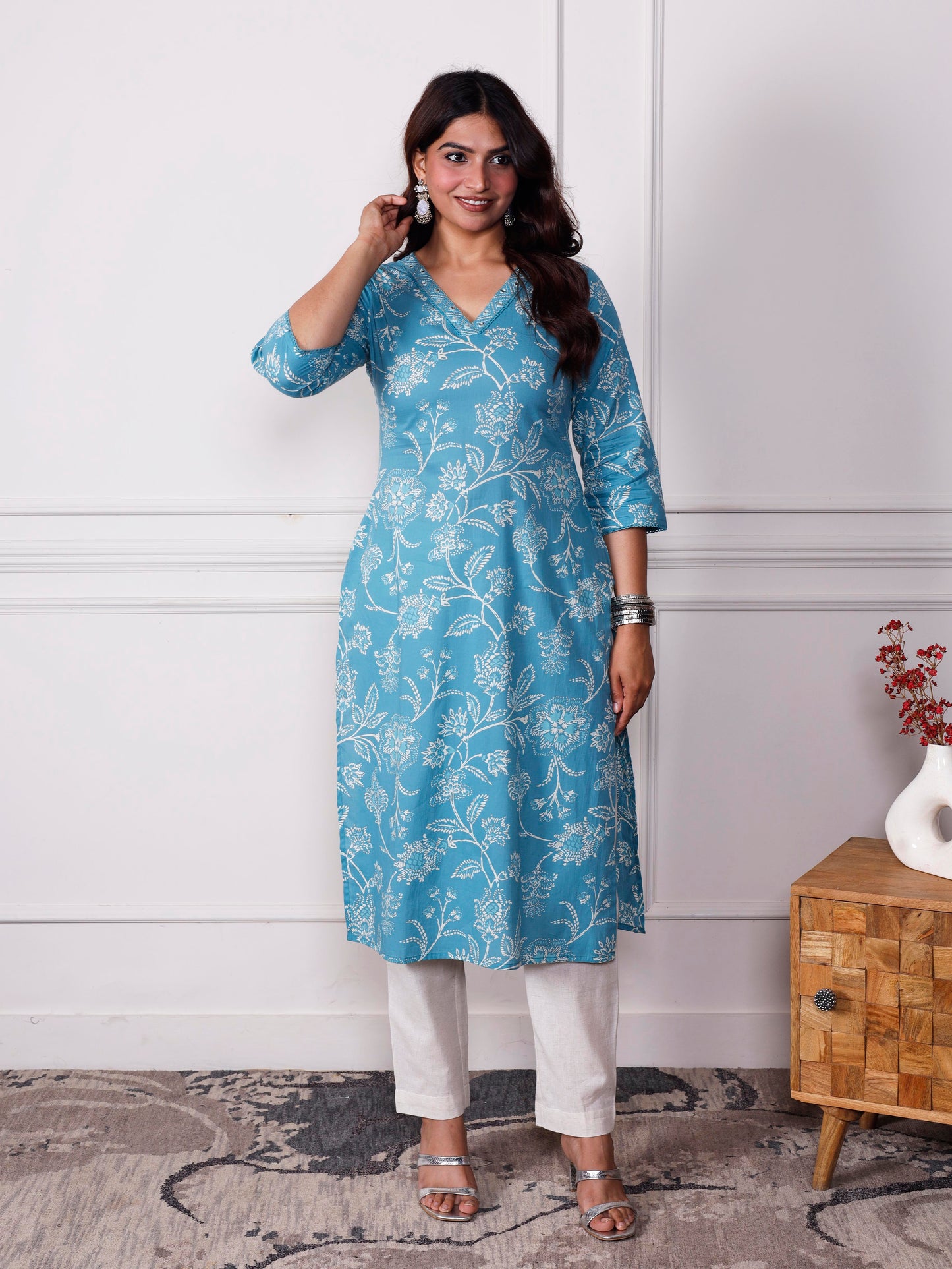 Embroidered Soft cotton Floral Straight Blue Kurta