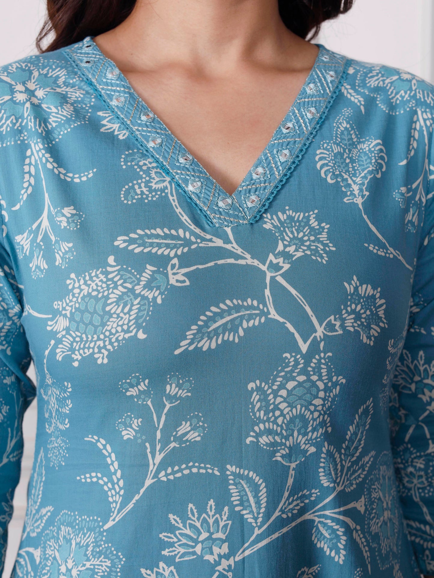 Embroidered Soft cotton Floral Straight Blue Kurta