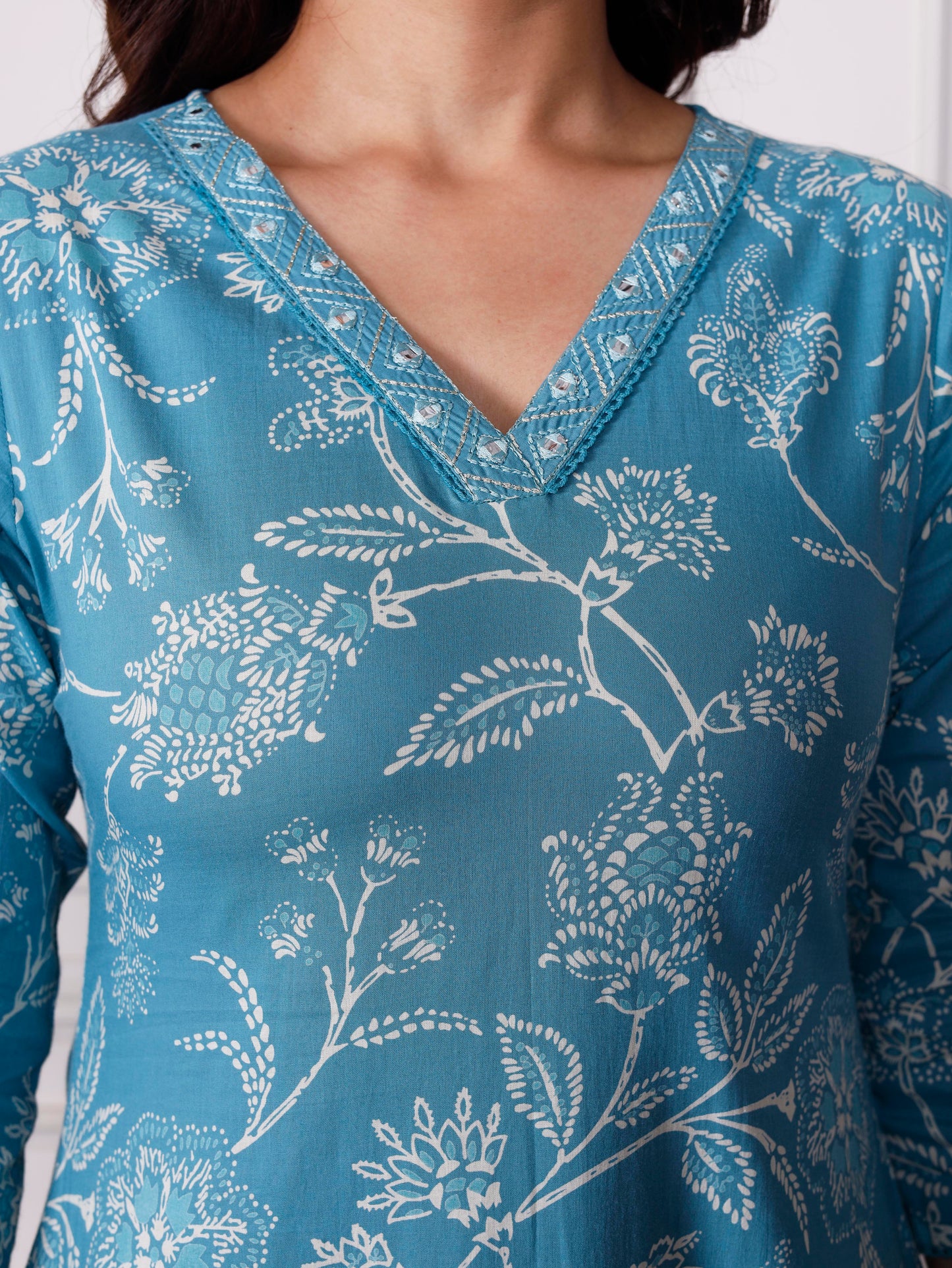 Embroidered Soft cotton Floral Straight Blue Kurta