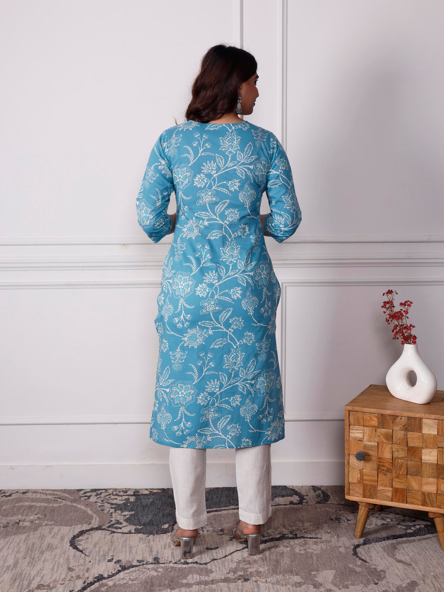 Embroidered Soft cotton Floral Straight Blue Kurta