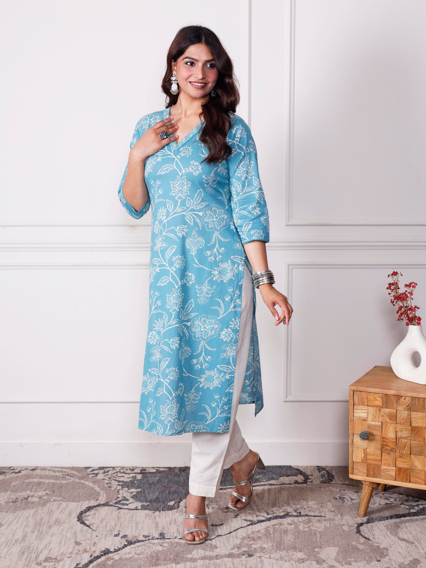 Embroidered Soft cotton Floral Straight Blue Kurta