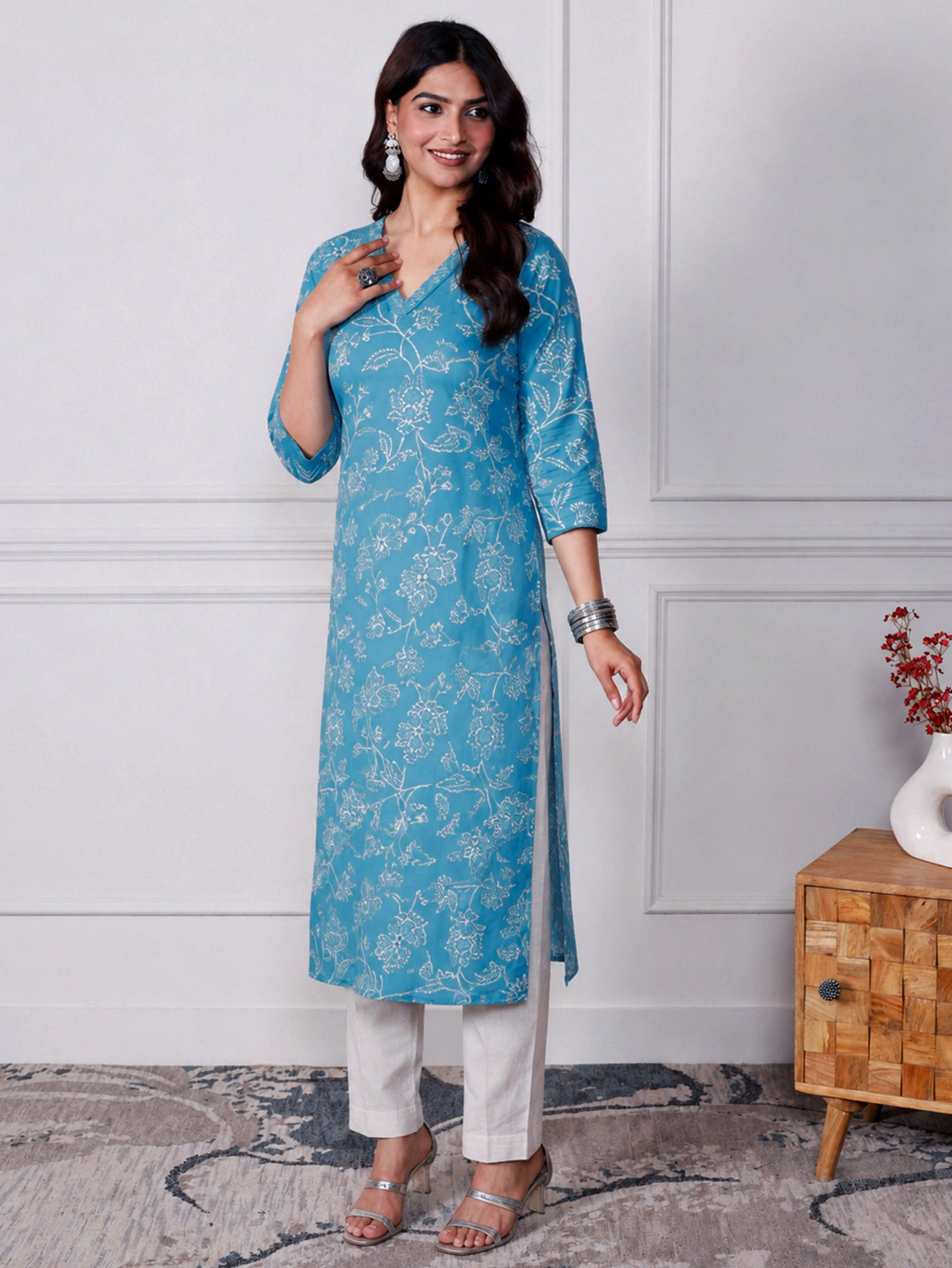 Embroidered Soft cotton Floral Straight Blue Kurta