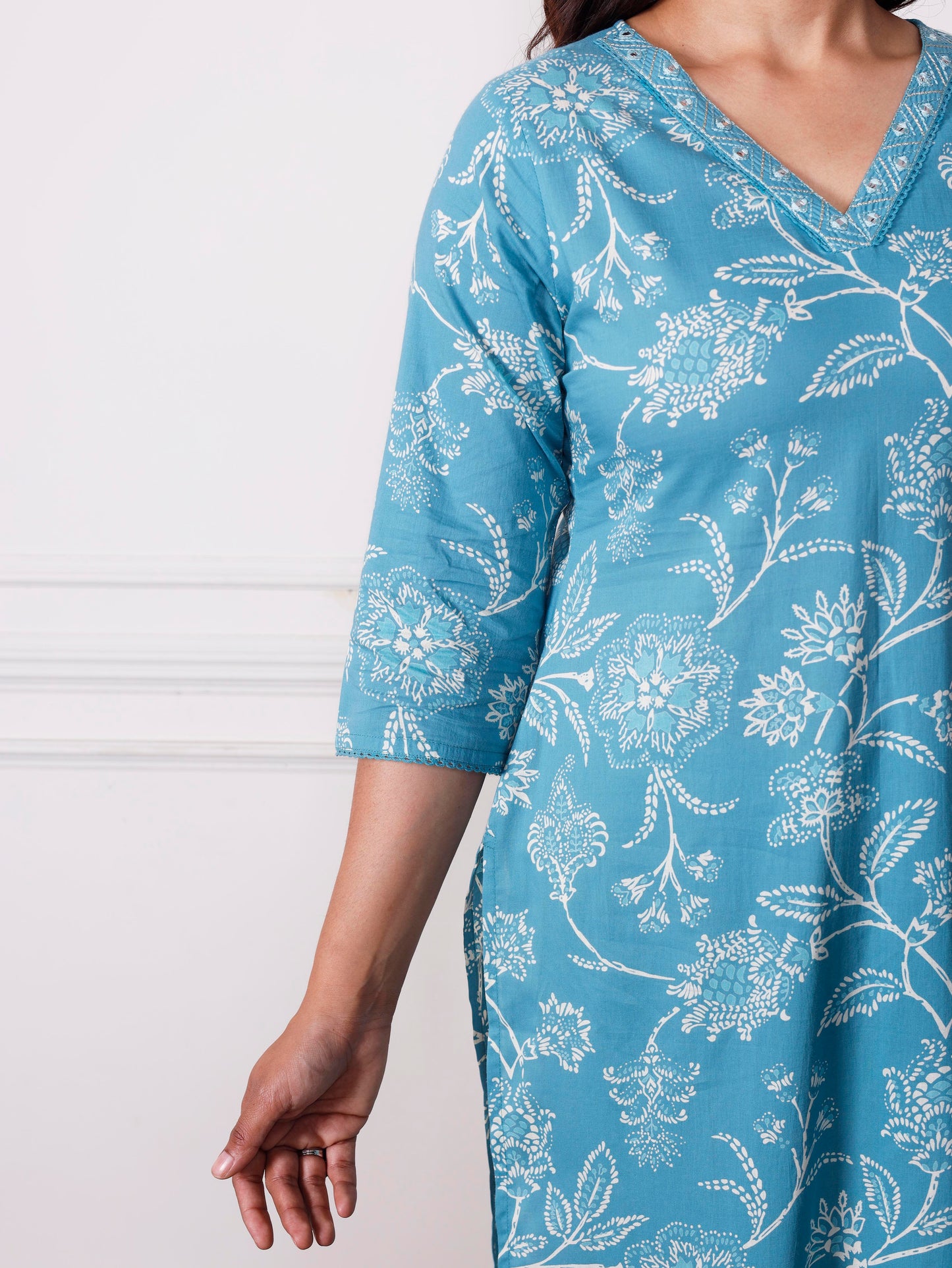 Embroidered Soft cotton Floral Straight Blue Kurta