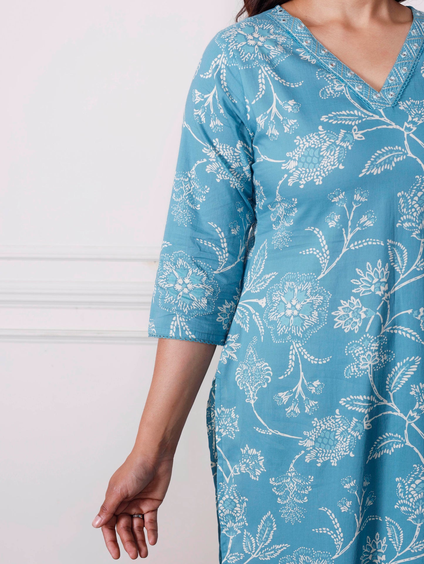 Embroidered Soft cotton Floral Straight Blue Kurta