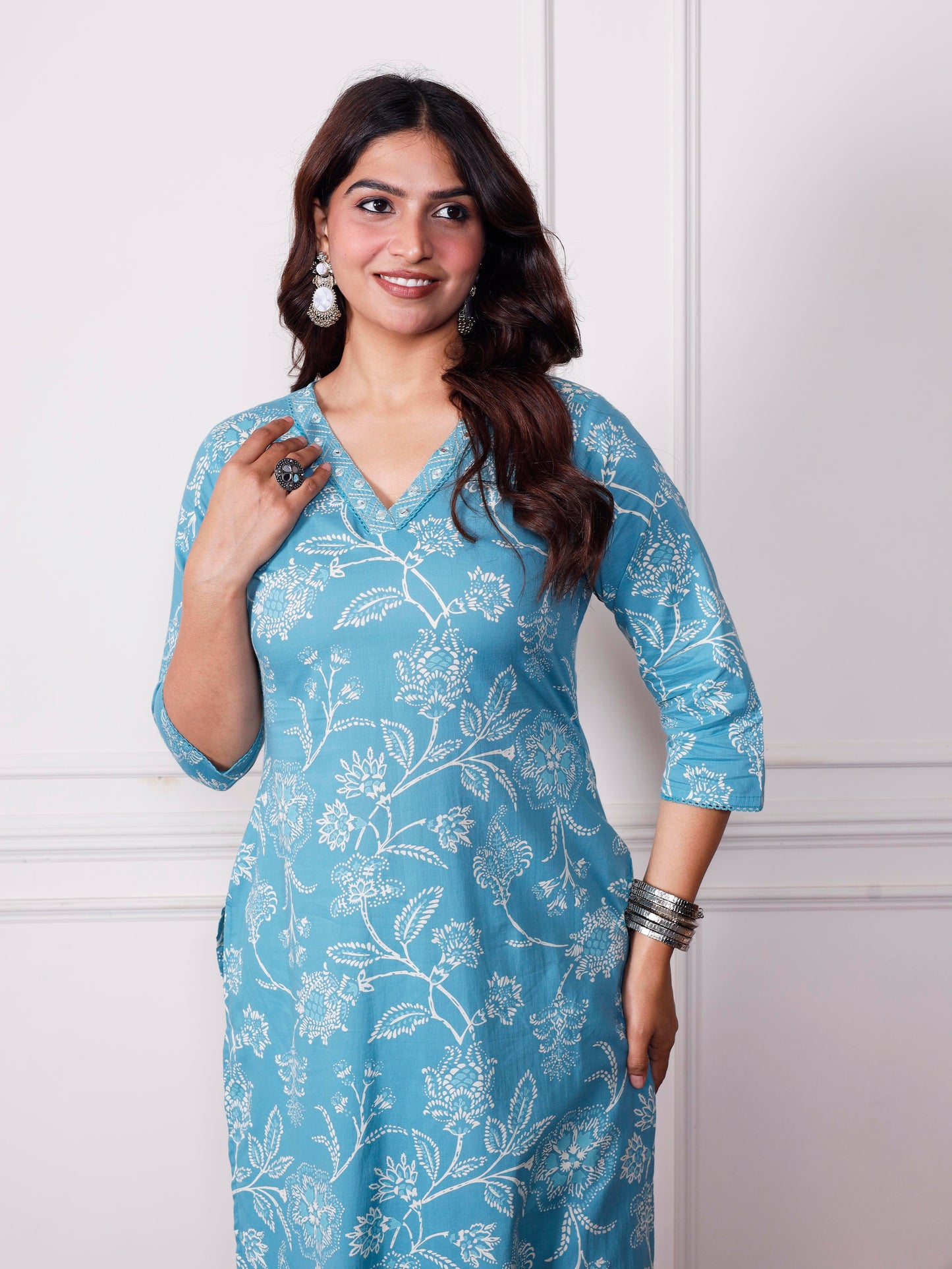 Embroidered Soft cotton Floral Straight Blue Kurta