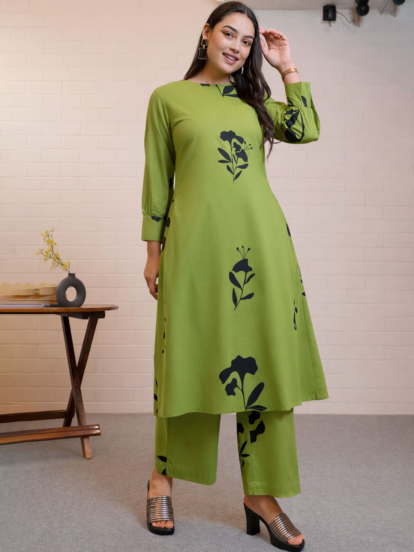 Soft Cotton Floral Straight Green Kurta
