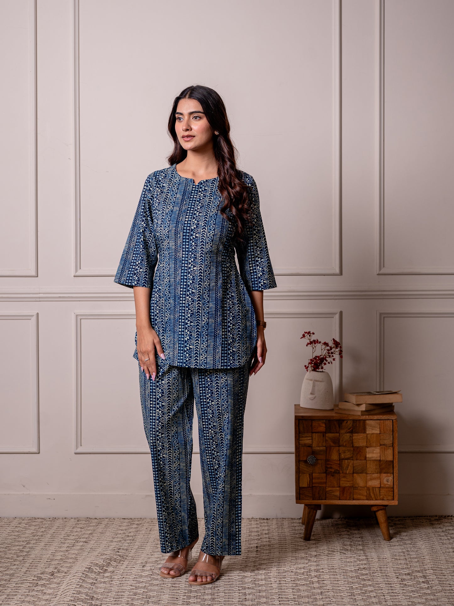 Soft cotton Geometric Straight Indigo blue Top