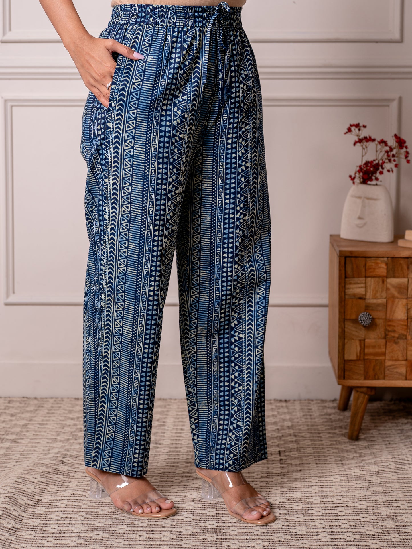 Soft cotton Geometric Straight Indigo blue Top