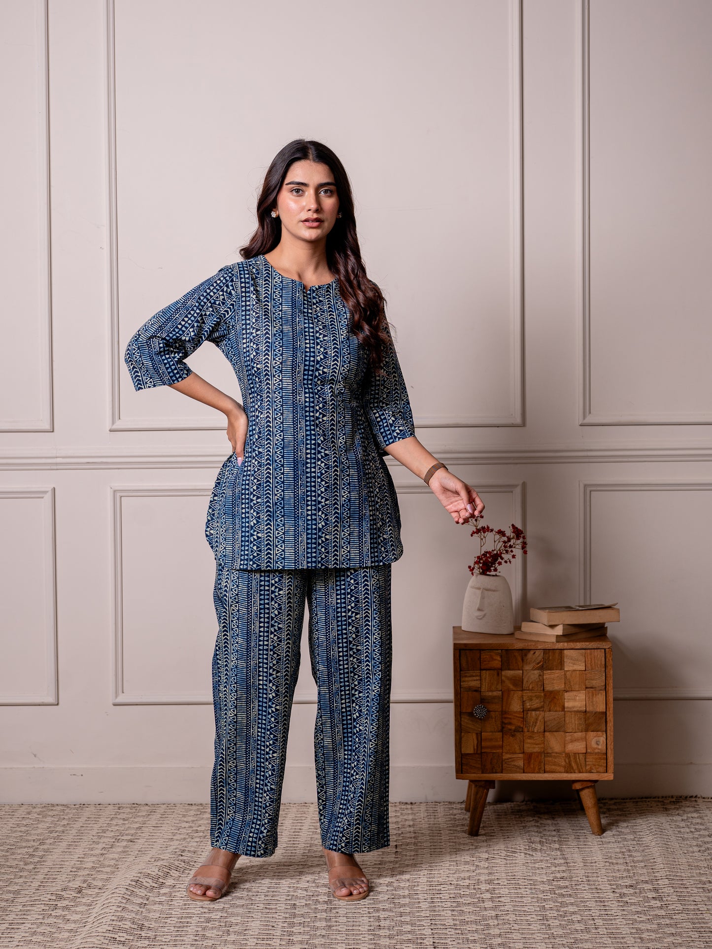 Soft cotton Geometric Straight Indigo blue Top
