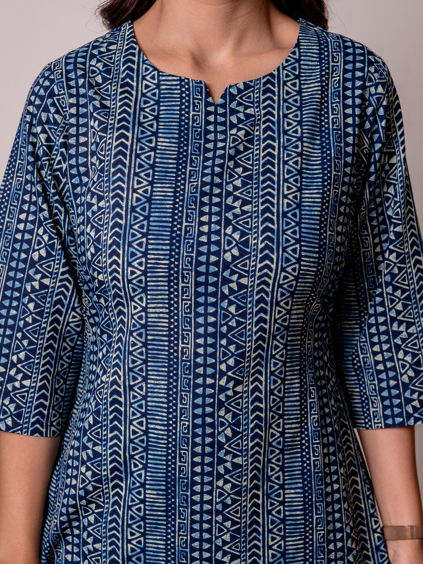 Soft cotton Geometric Straight Indigo blue Top