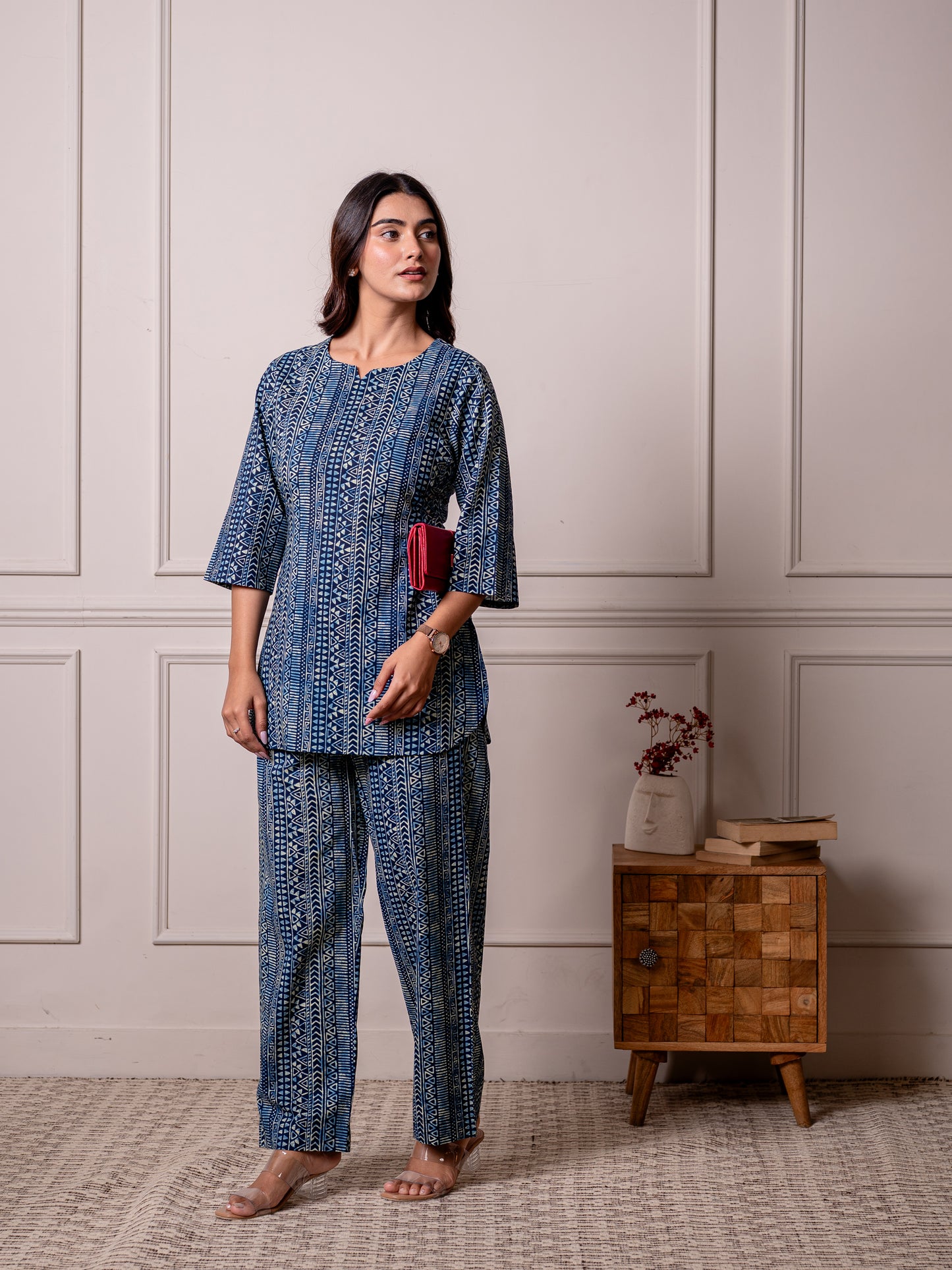 Soft cotton Geometric Straight Indigo blue Top