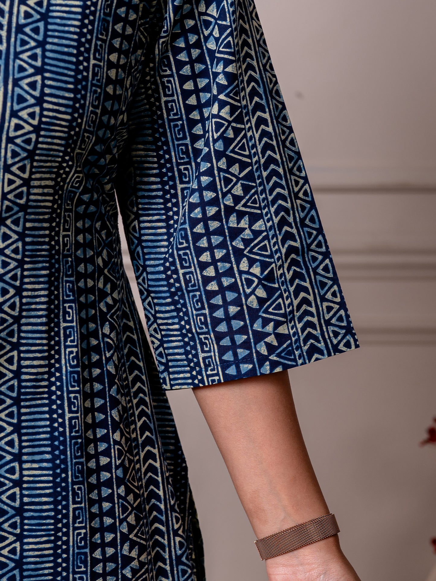 Soft cotton Geometric Straight Indigo blue Top