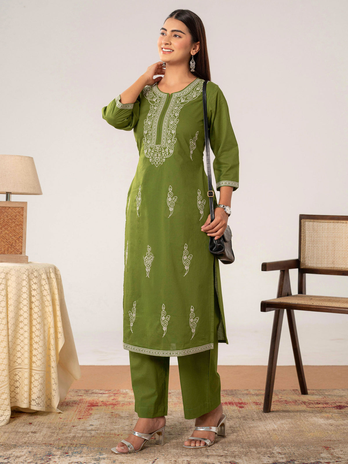 Embroidered Soft cotton Solid Straight Green Kurta
