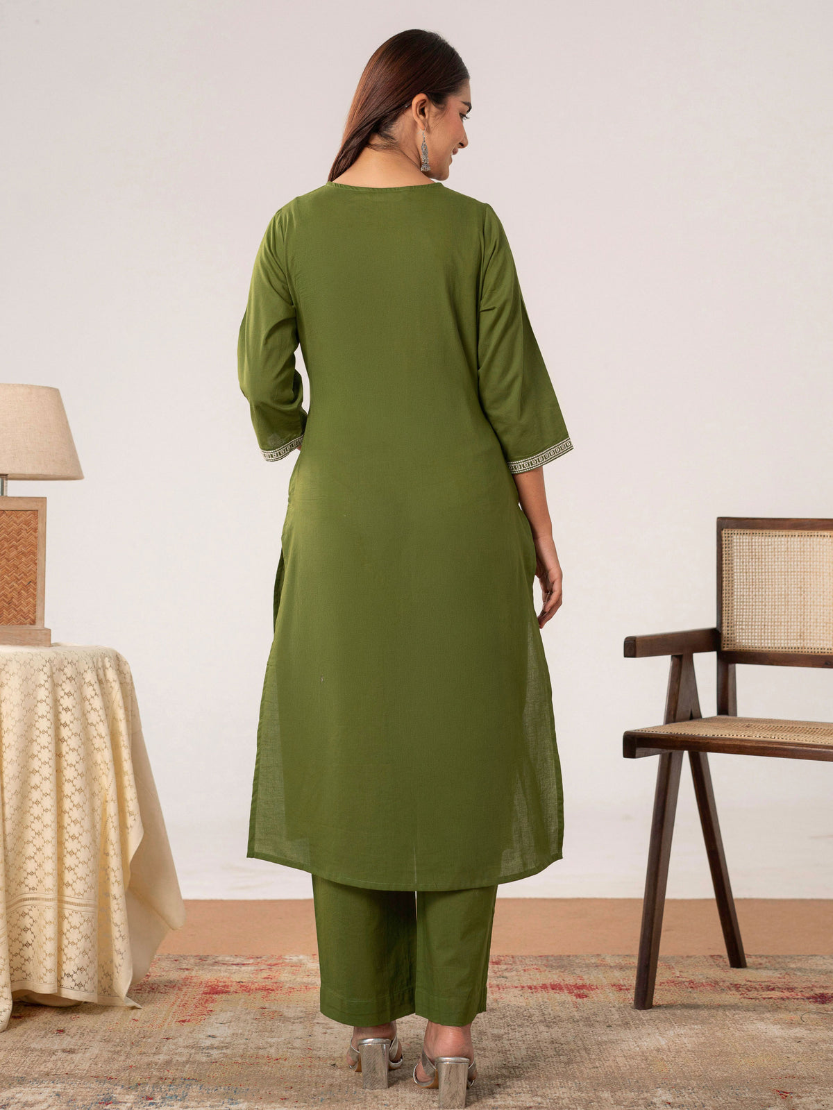 Embroidered Soft cotton Solid Straight Green Kurta