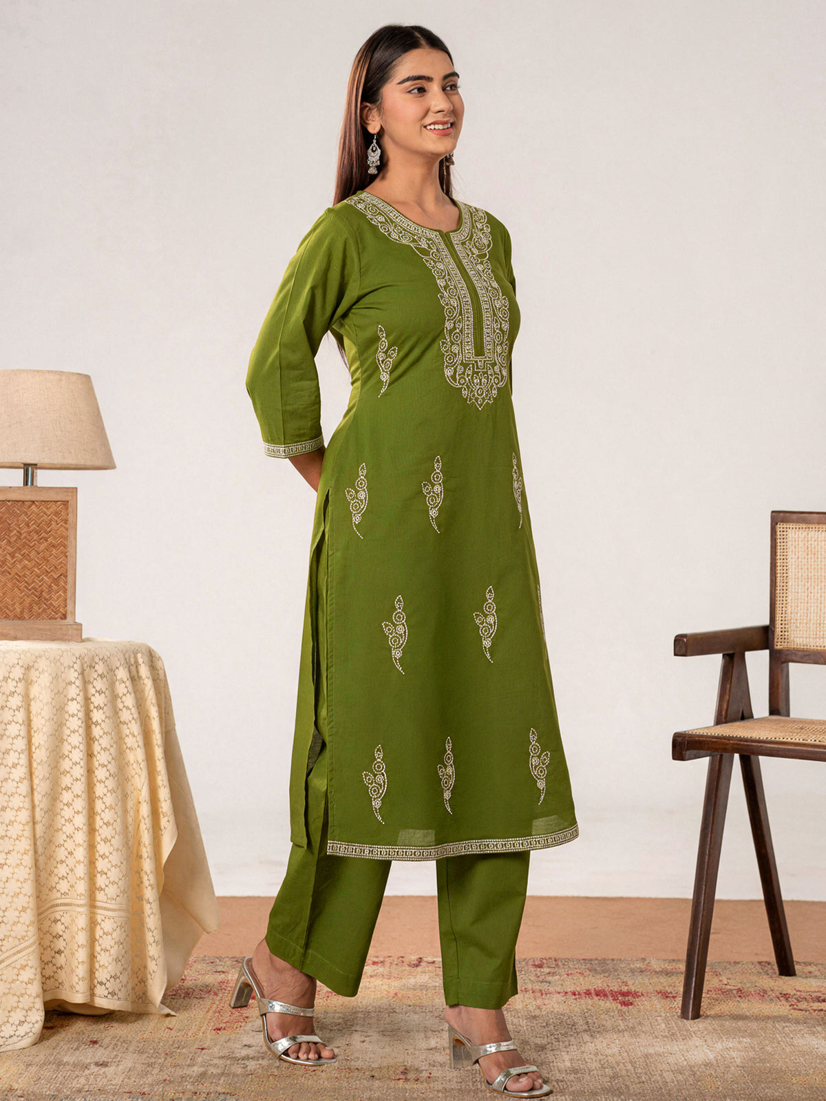 Embroidered Soft cotton Solid Straight Green Kurta