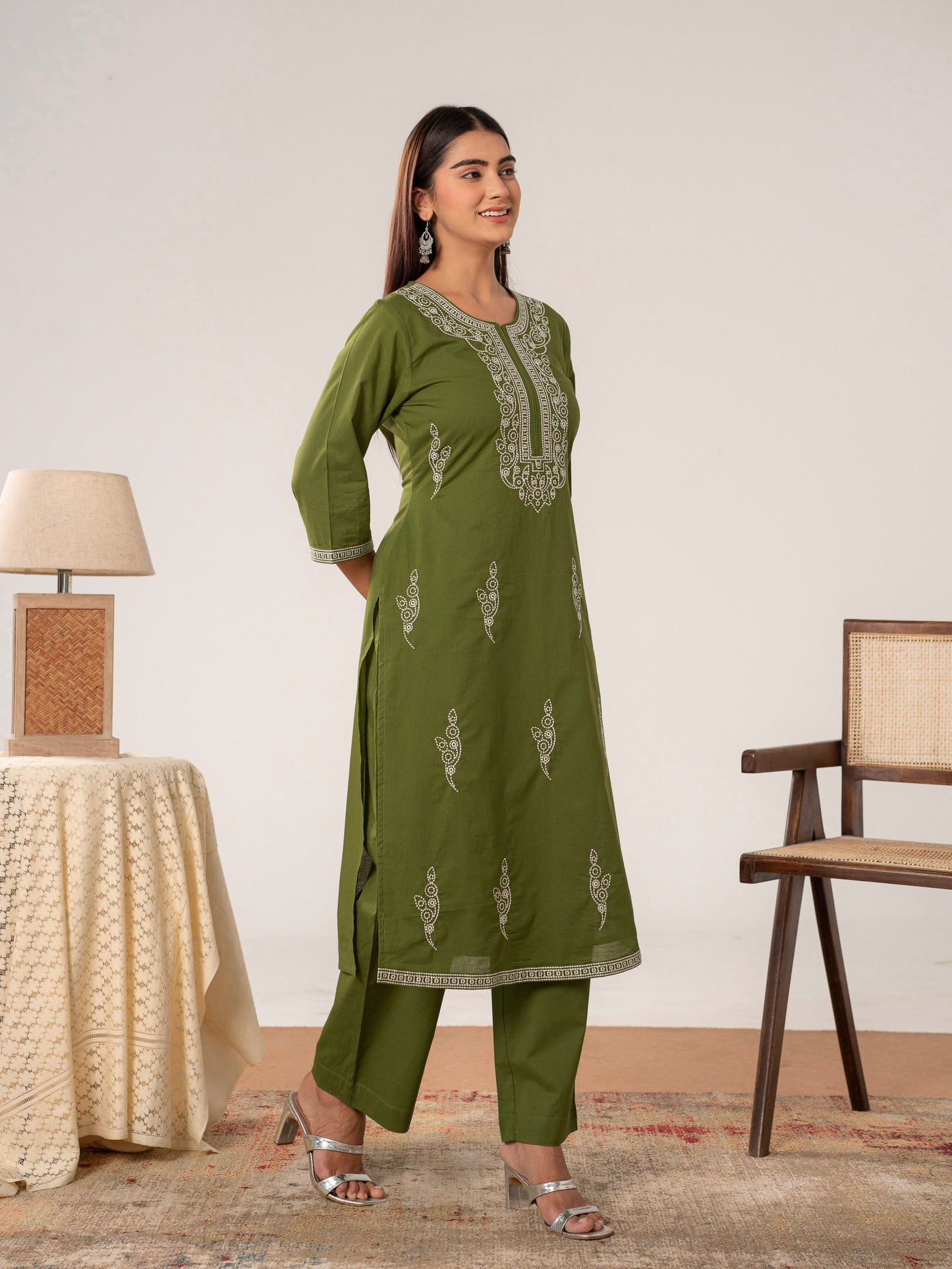 Embroidered Soft cotton Solid Straight Green Kurta