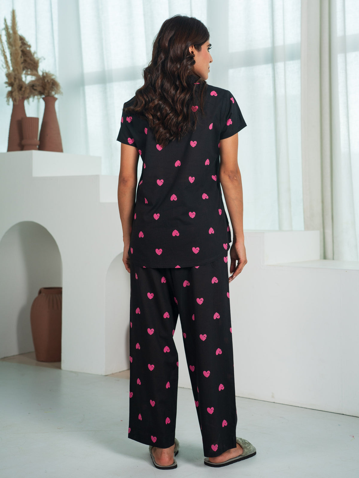 Soft Cotton Heart Straight Black Top