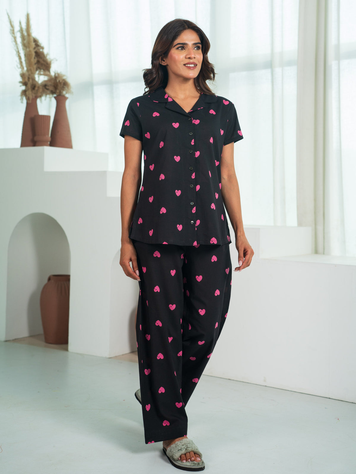 Soft Cotton Heart Straight Black Top