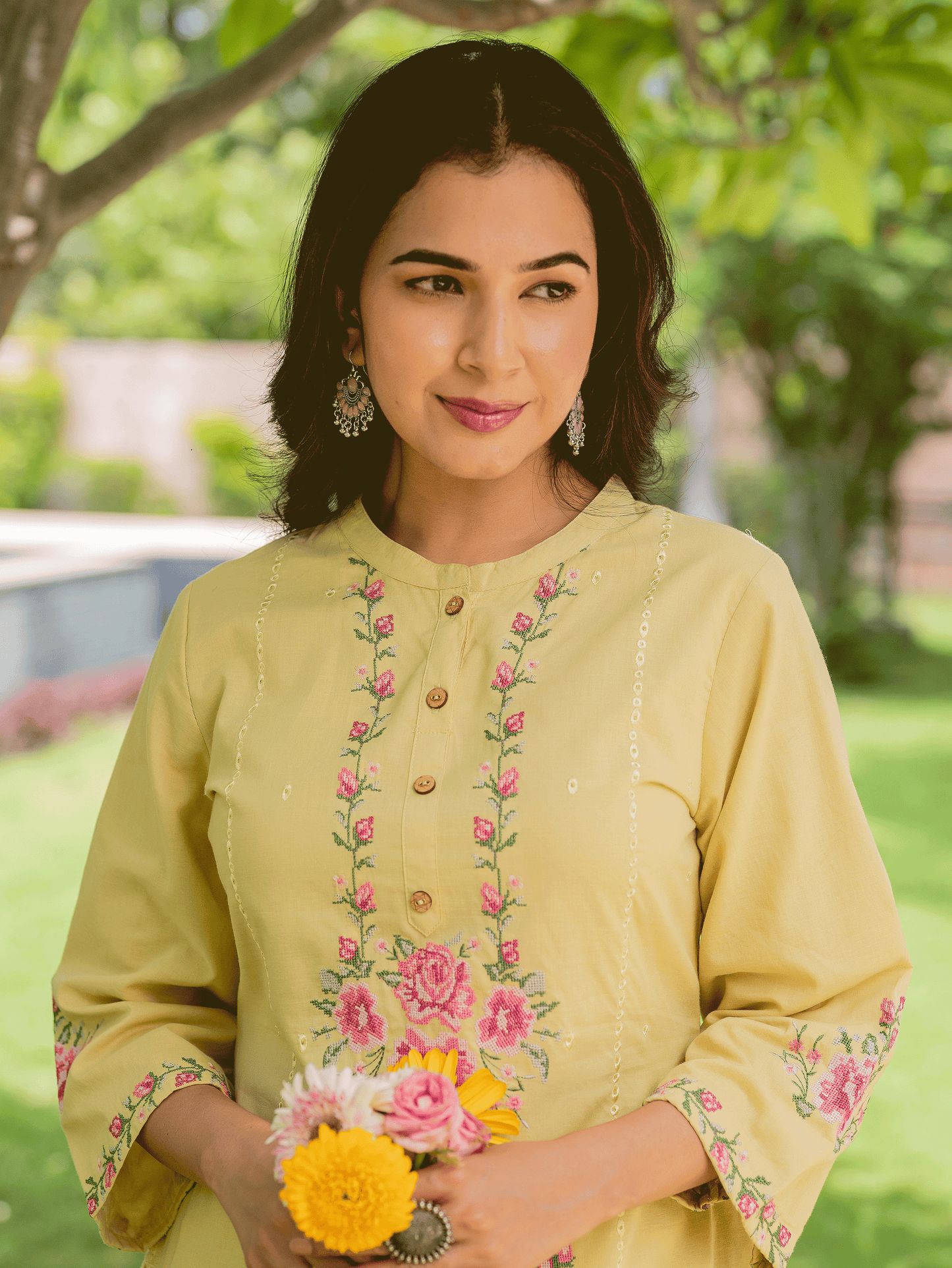 Embroidered Soft cotton Solid Straight Yellow Kurta