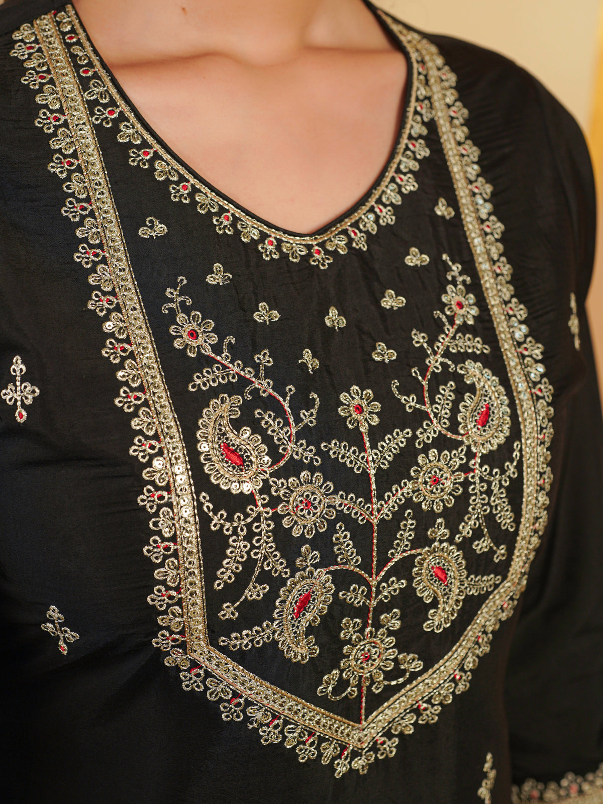 Embroidered chanderi solid straight black kurta