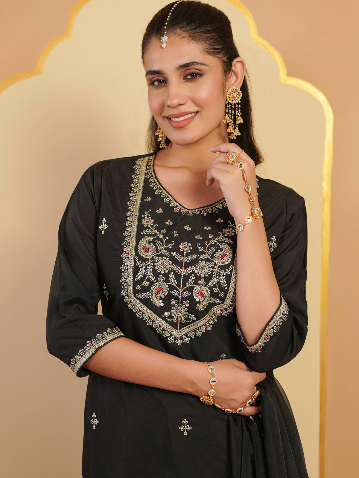 Embroidered chanderi solid straight black kurta