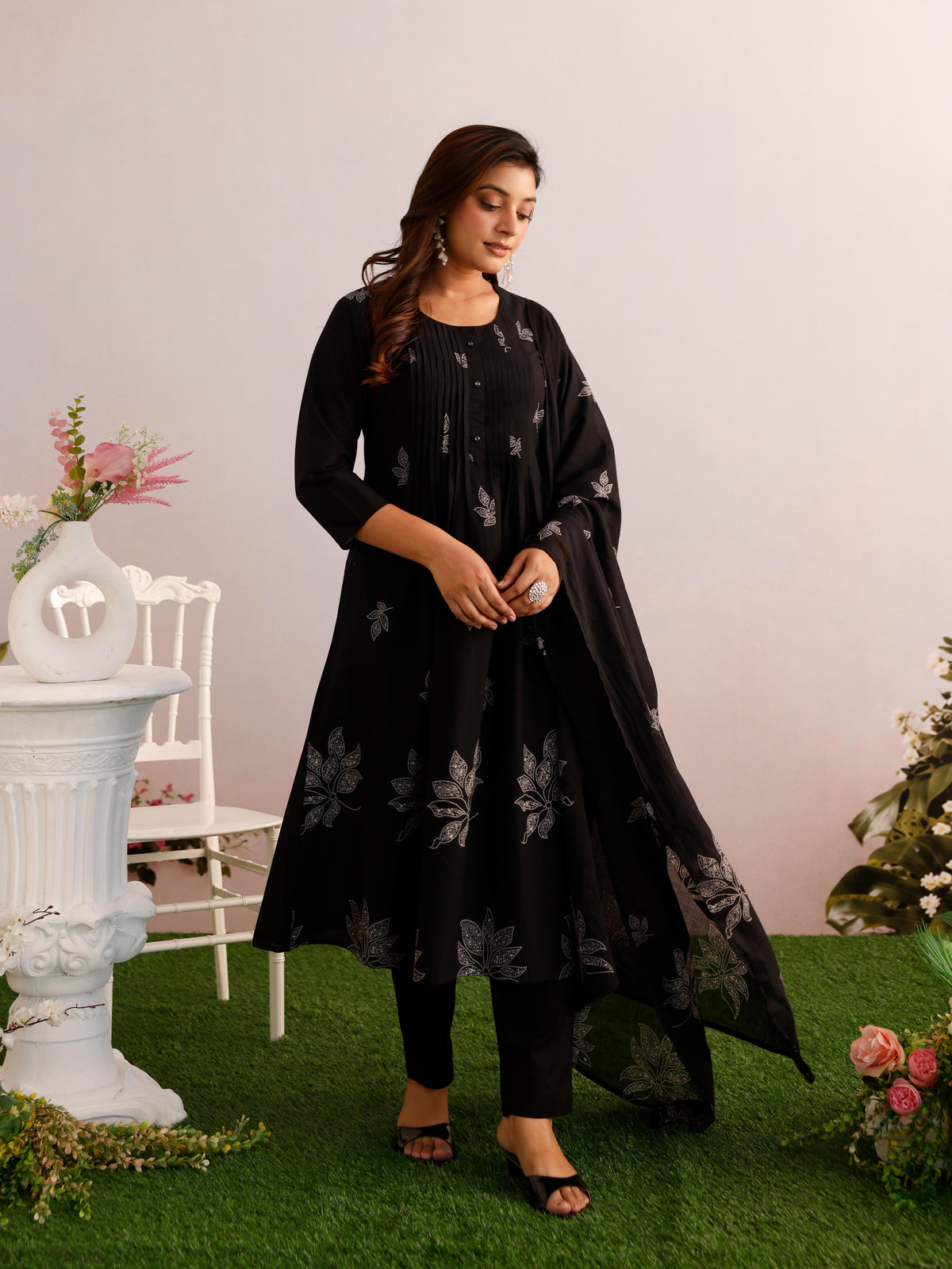 Kota Doria Floral Black Dupatta
