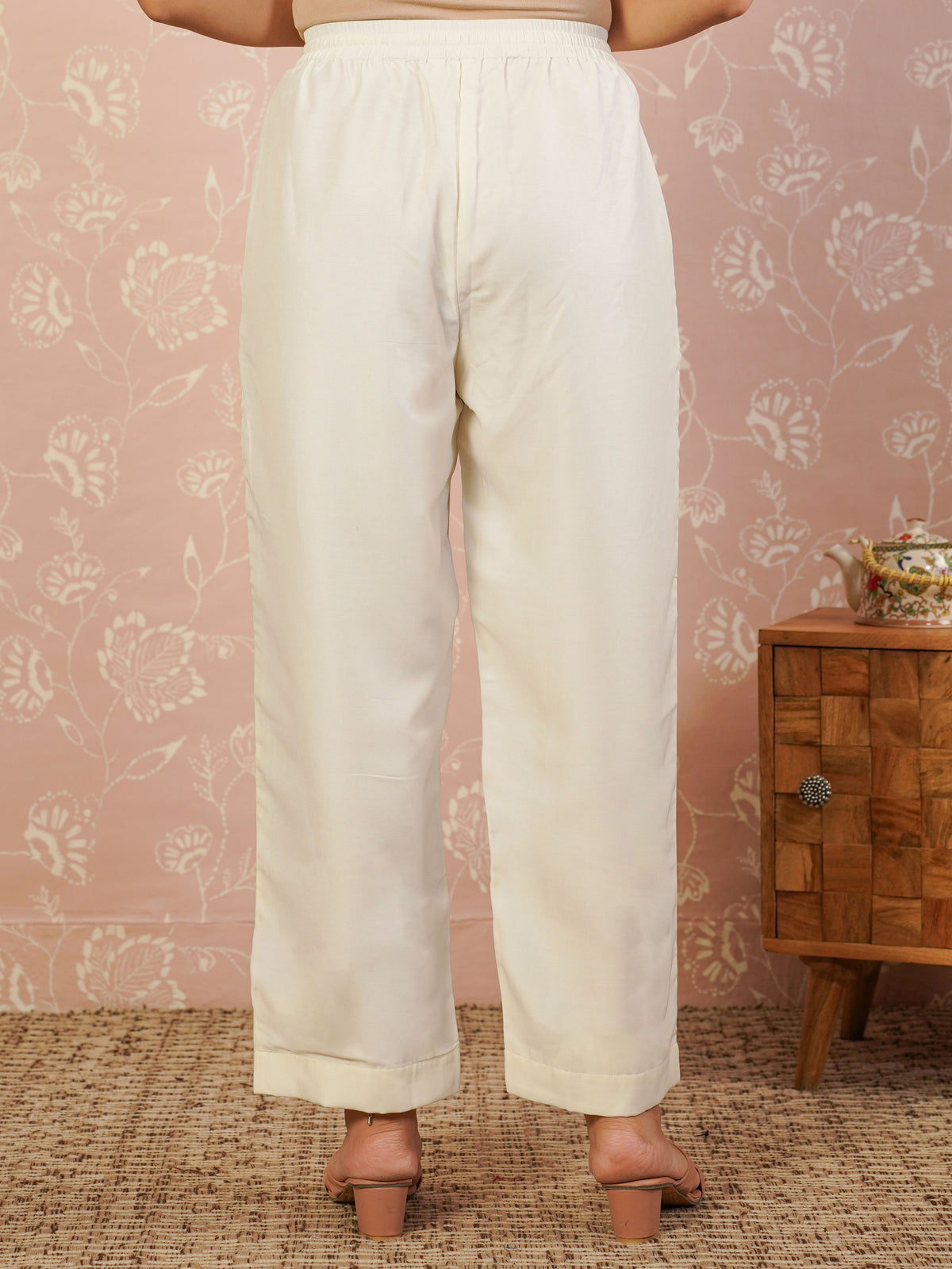 Embroidered Blended Silk Floral Straight Cream Kurta