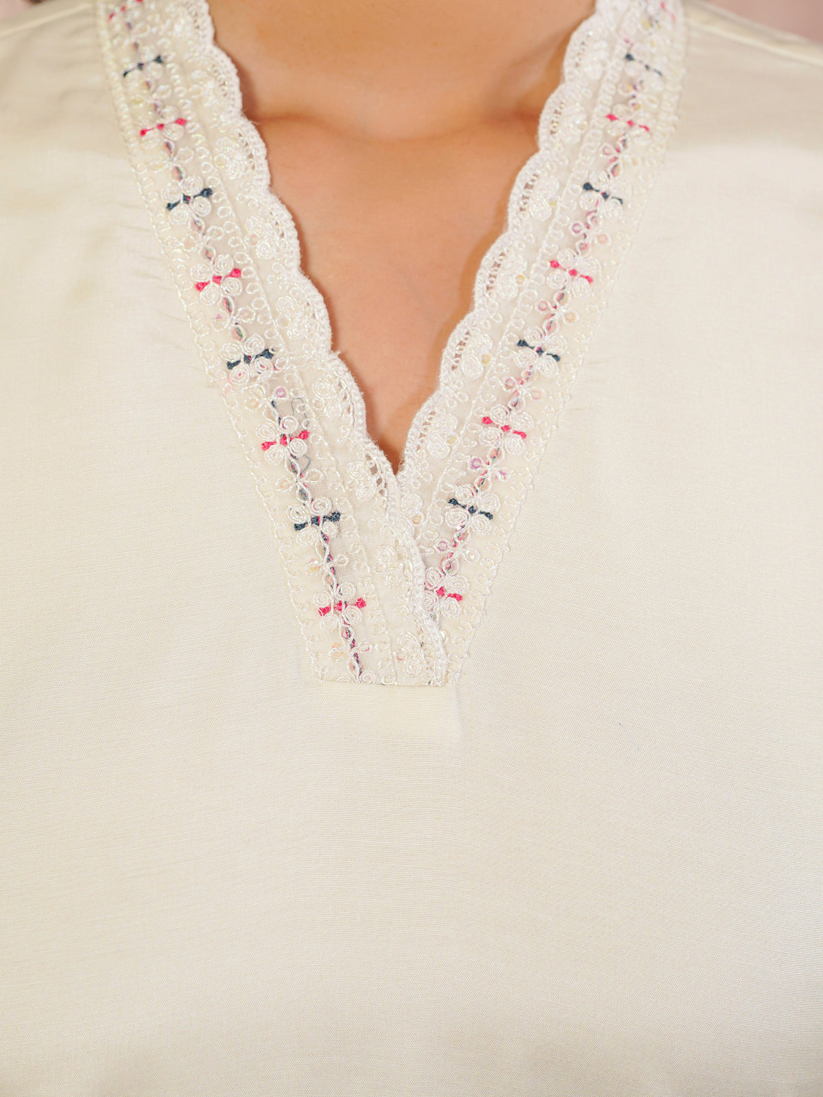 Embroidered Blended Silk Floral Straight Cream Kurta