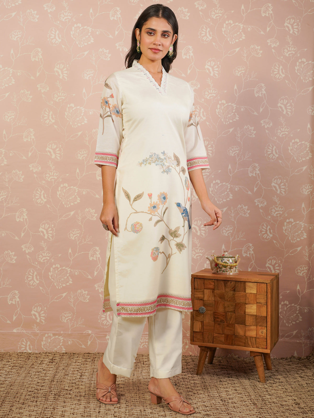 Embroidered Blended Silk Floral Straight Cream Kurta