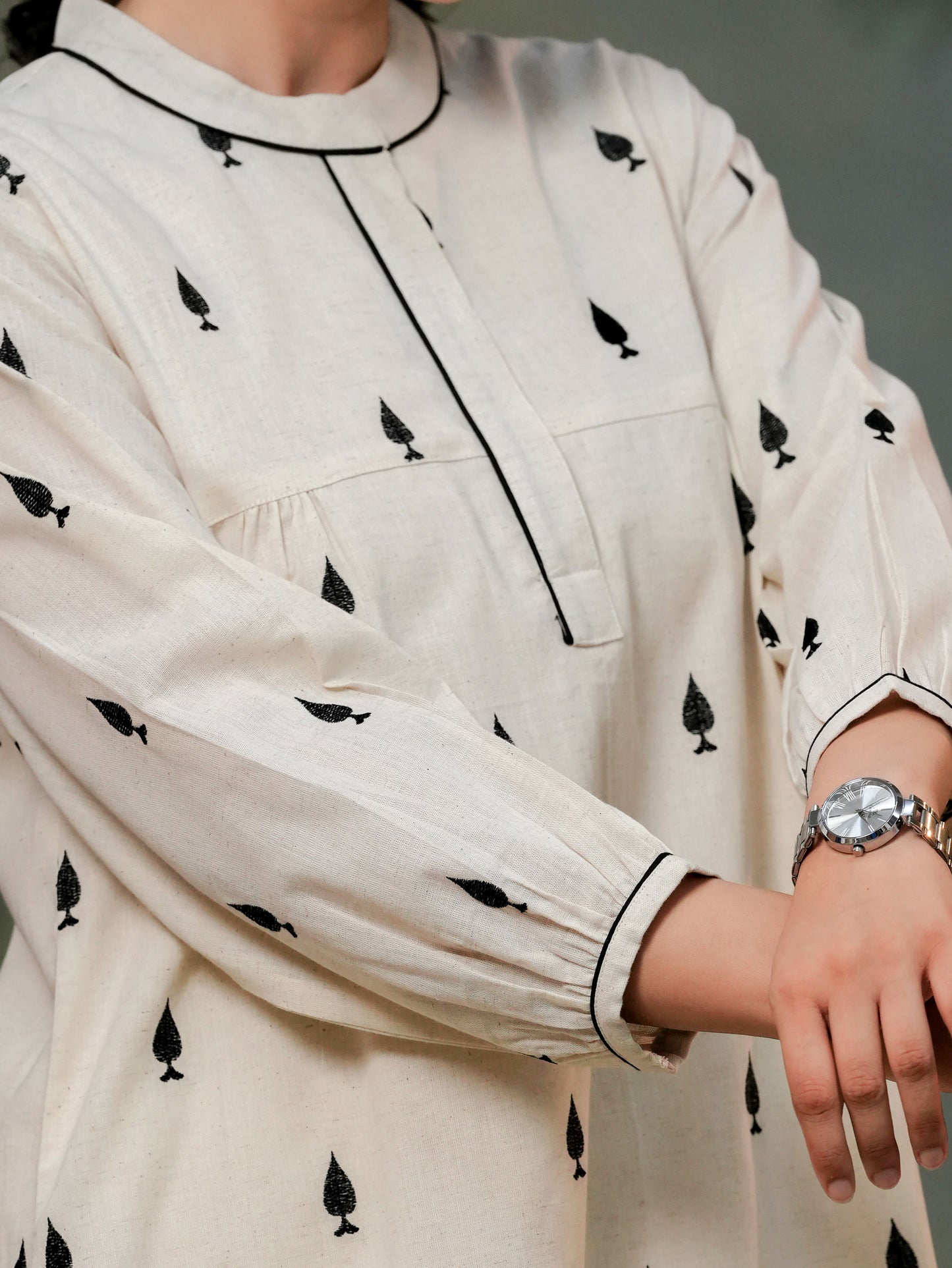 Embroidered Linen cotton Solid Straight Off White Kurta