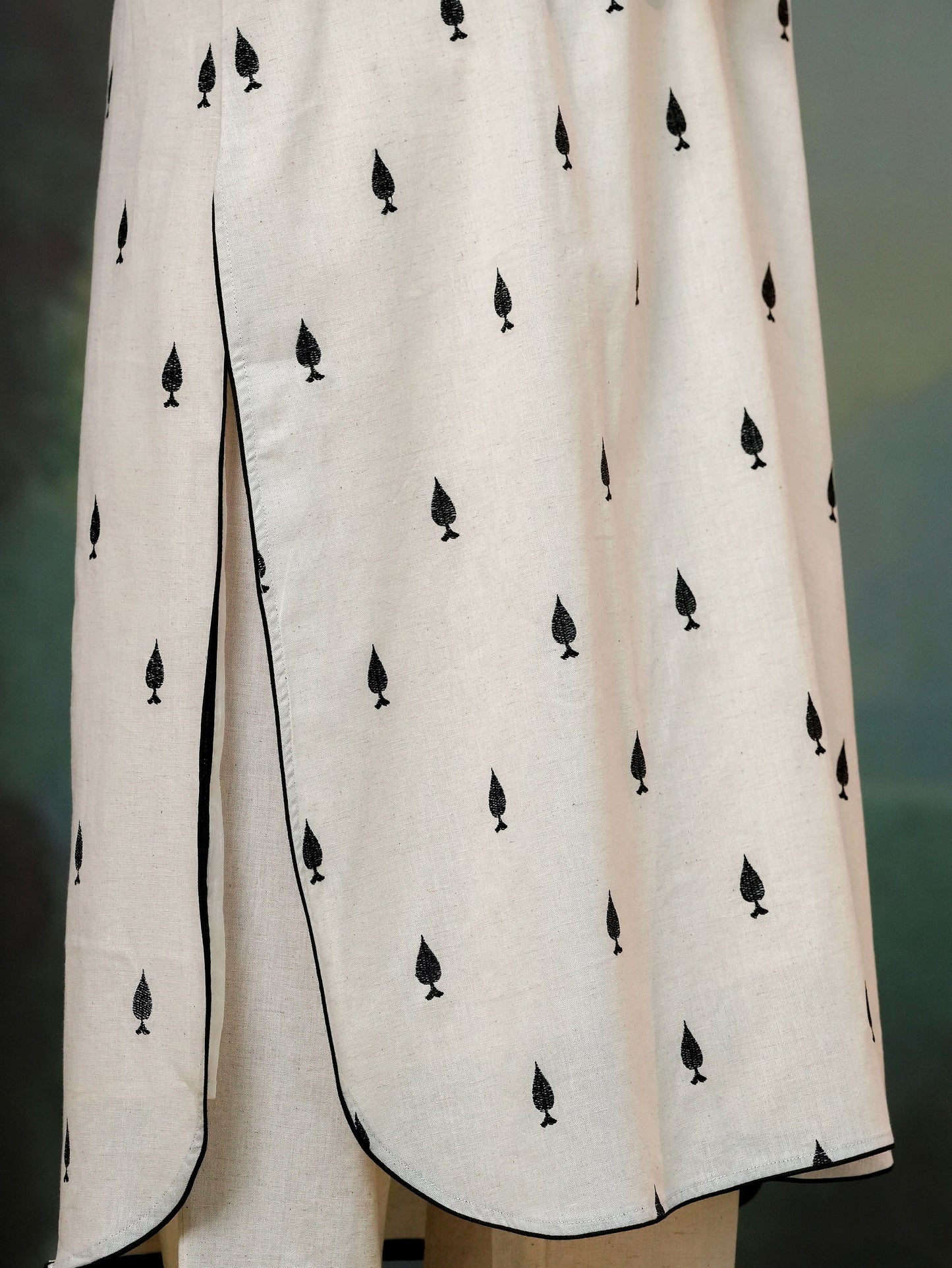 Embroidered Linen cotton Solid Straight Off White Kurta