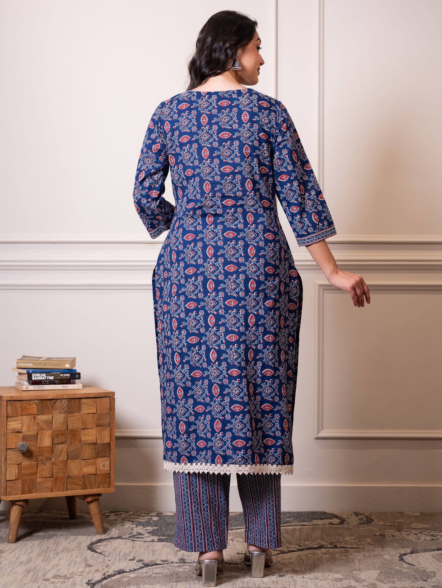 Embroidered Soft cotton Floral Straight Blue Kurta
