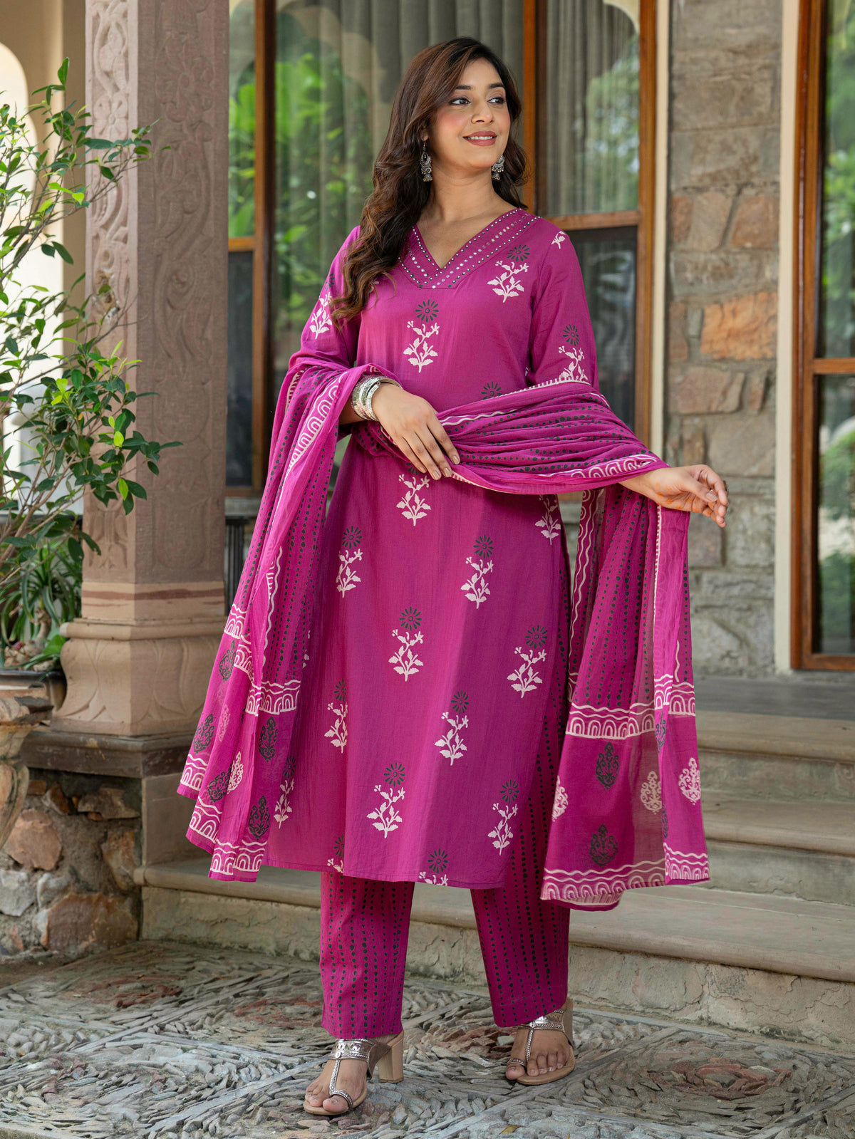 Embroidered Soft cotton Floral straight Pink Kurta
