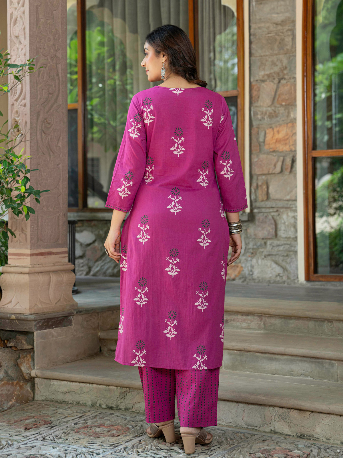 Embroidered Soft cotton Floral straight Pink Kurta
