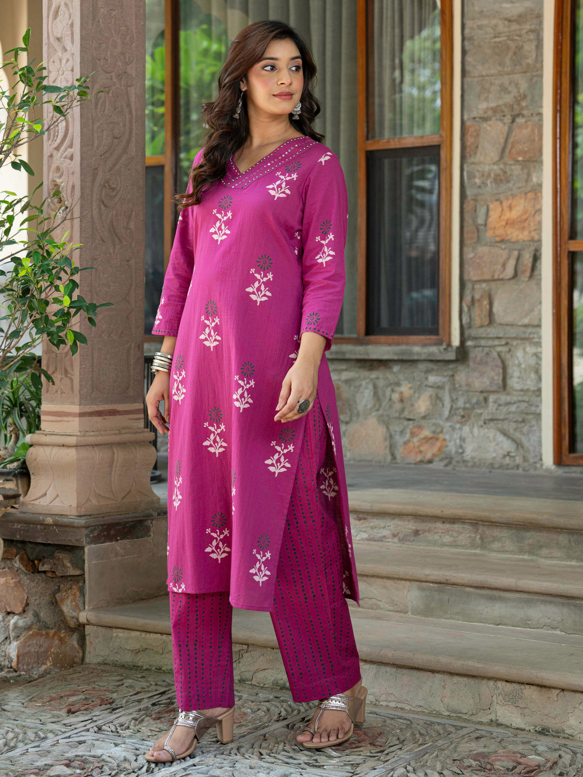 Embroidered Soft cotton Floral straight Pink Kurta